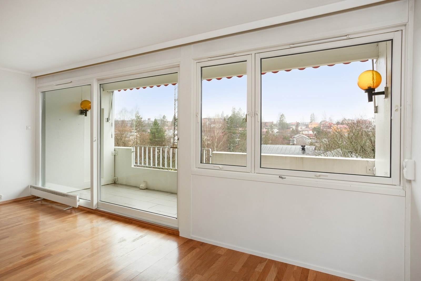 Fra stuen er det adkomst til en romslig veranda i nordvestlig retning. Galleribilde