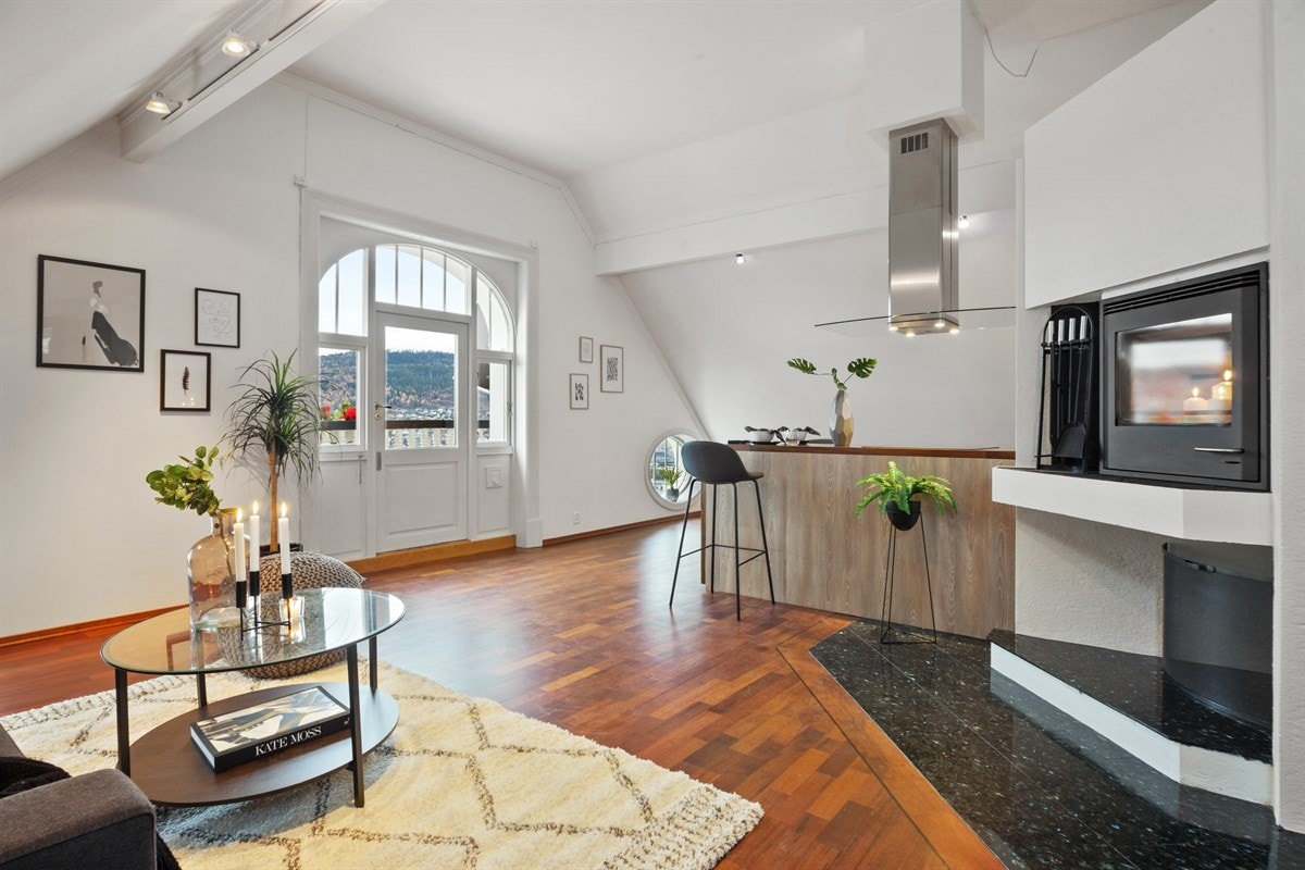 Utgang til balkong fra stue. Galleribilde