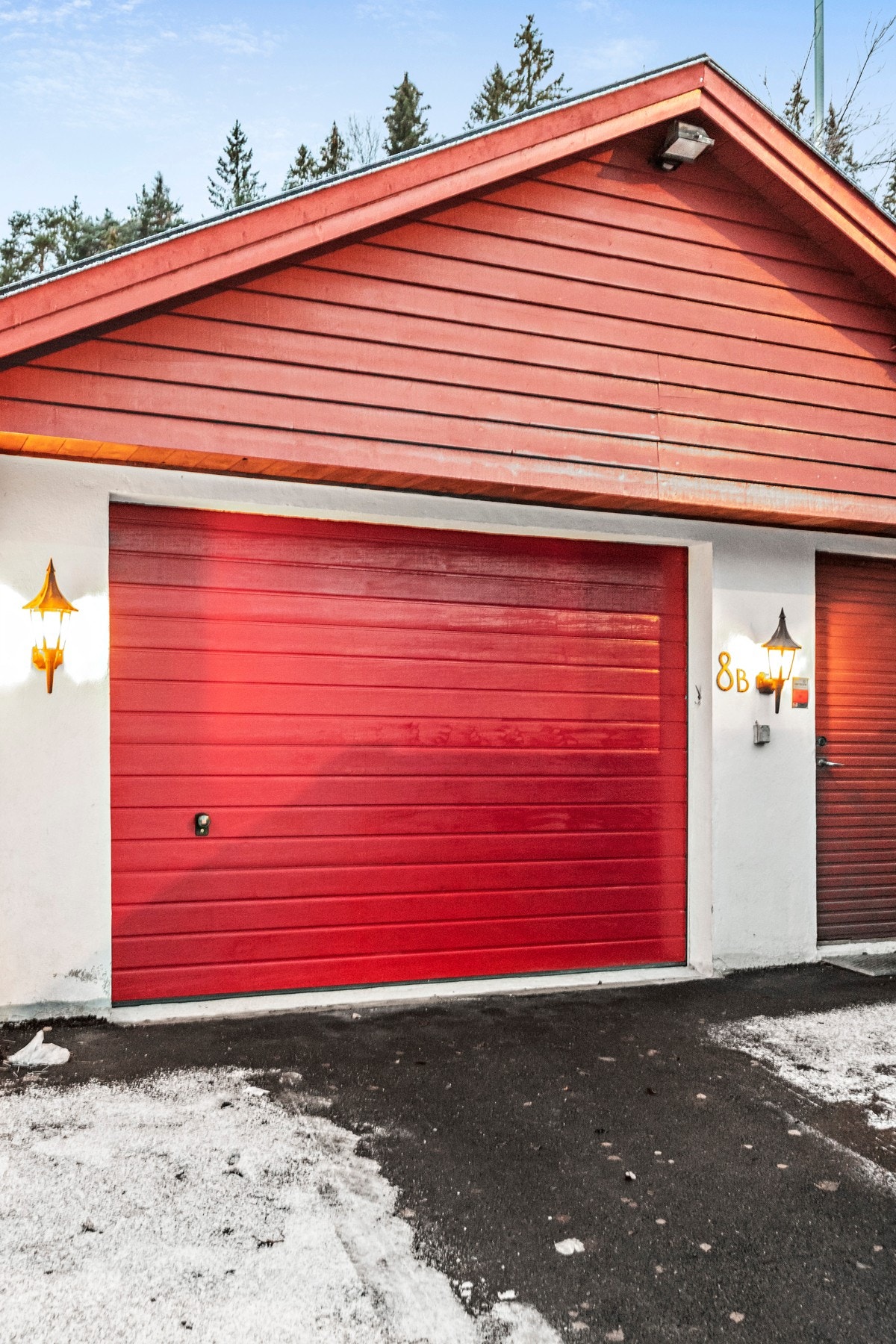 Garasje, med 32 A ladestasjon for El-bil Galleribilde