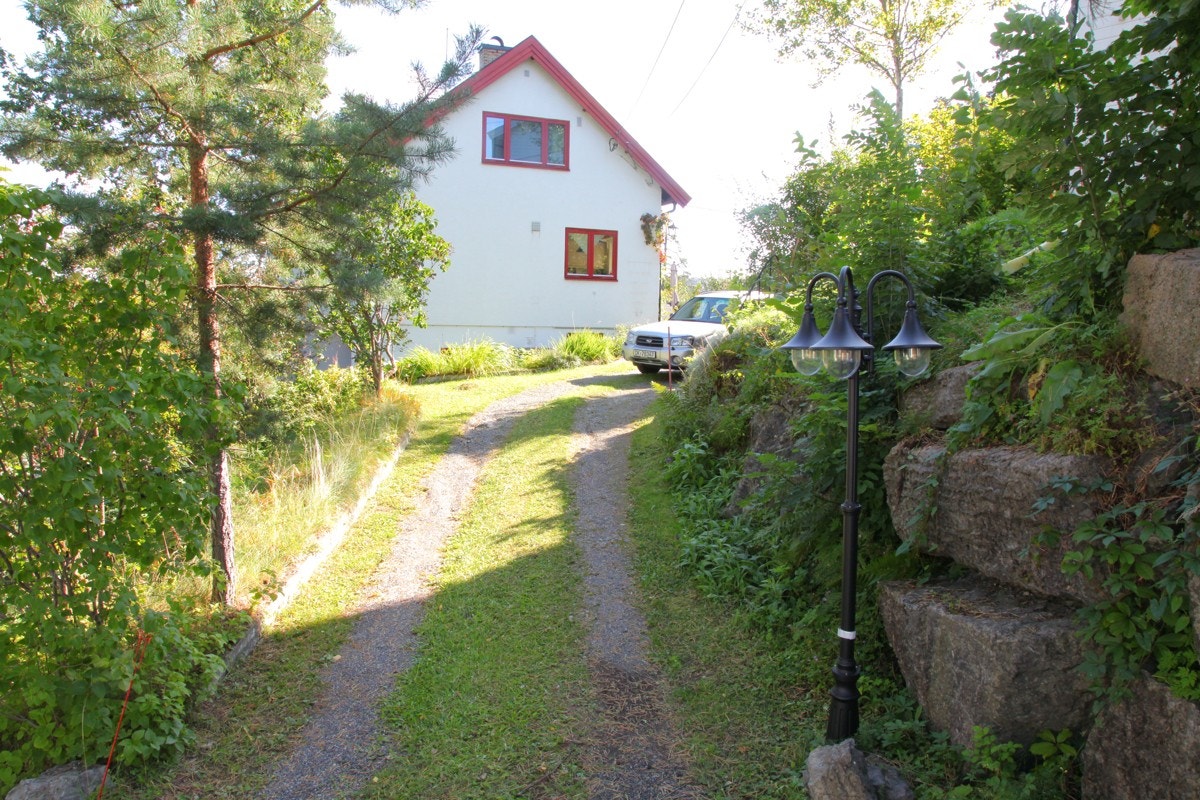 Jongsåsveien 8 b - Eiers sommerbilder Galleribilde