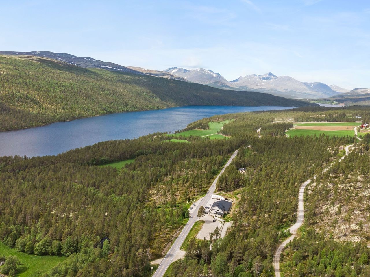 Flott natur, kulturlandskap og bygningsmiljøer som holdes i hevd. Sollia er en drømmeplass for mange, er den din? Galleribilde