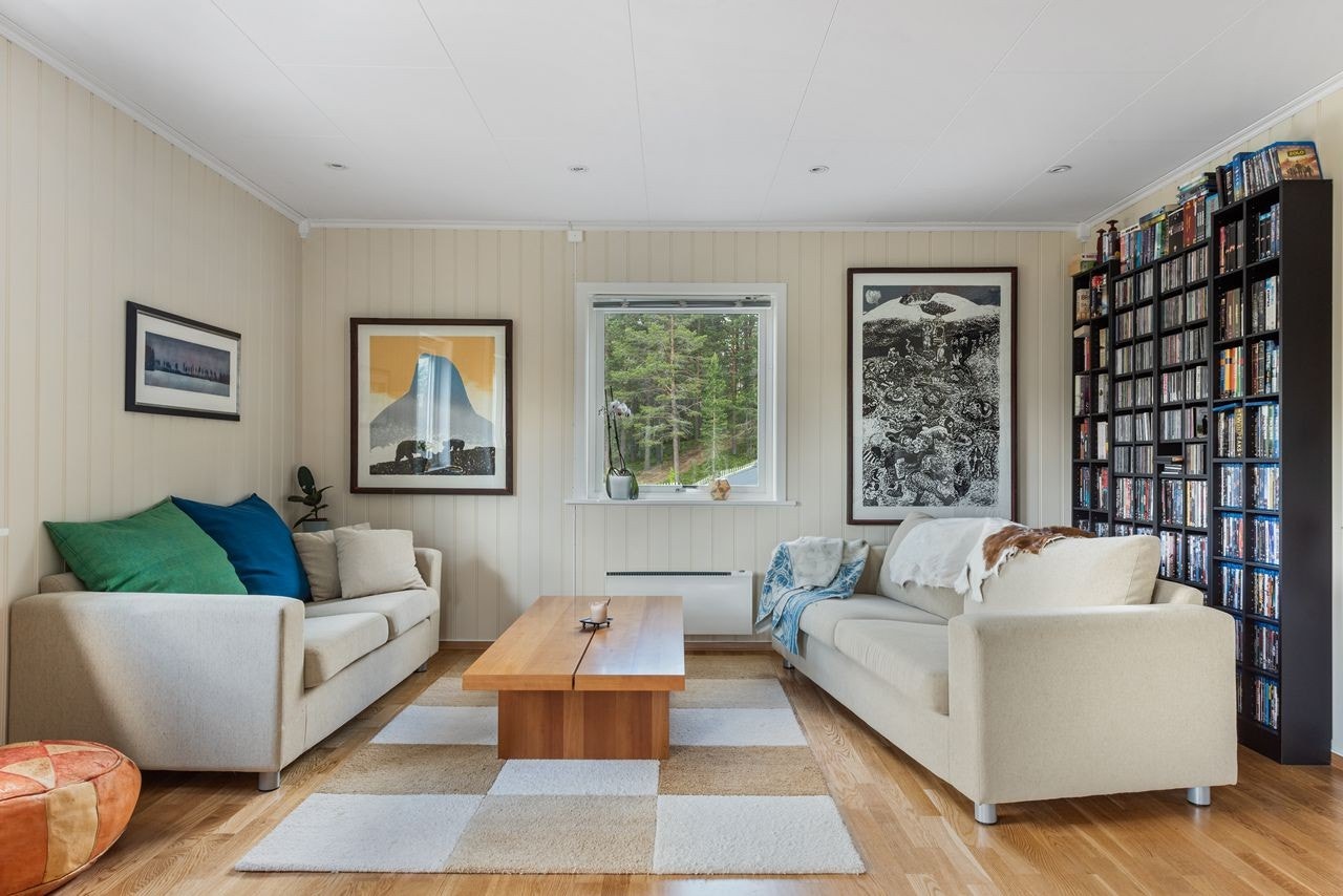 Stue med nylig innstallerte led-downlights. Galleribilde