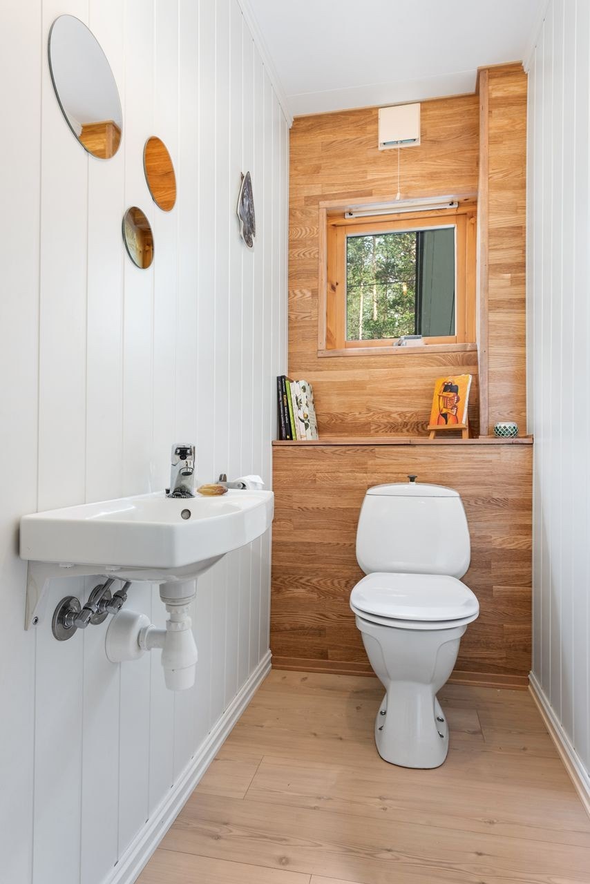WC i leiligheten i andre etasje. Galleribilde