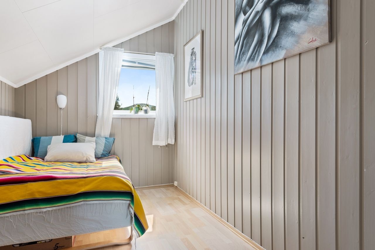 Leiligheten har to soverom med dagens planløsning, her er det minste av de to. Galleribilde