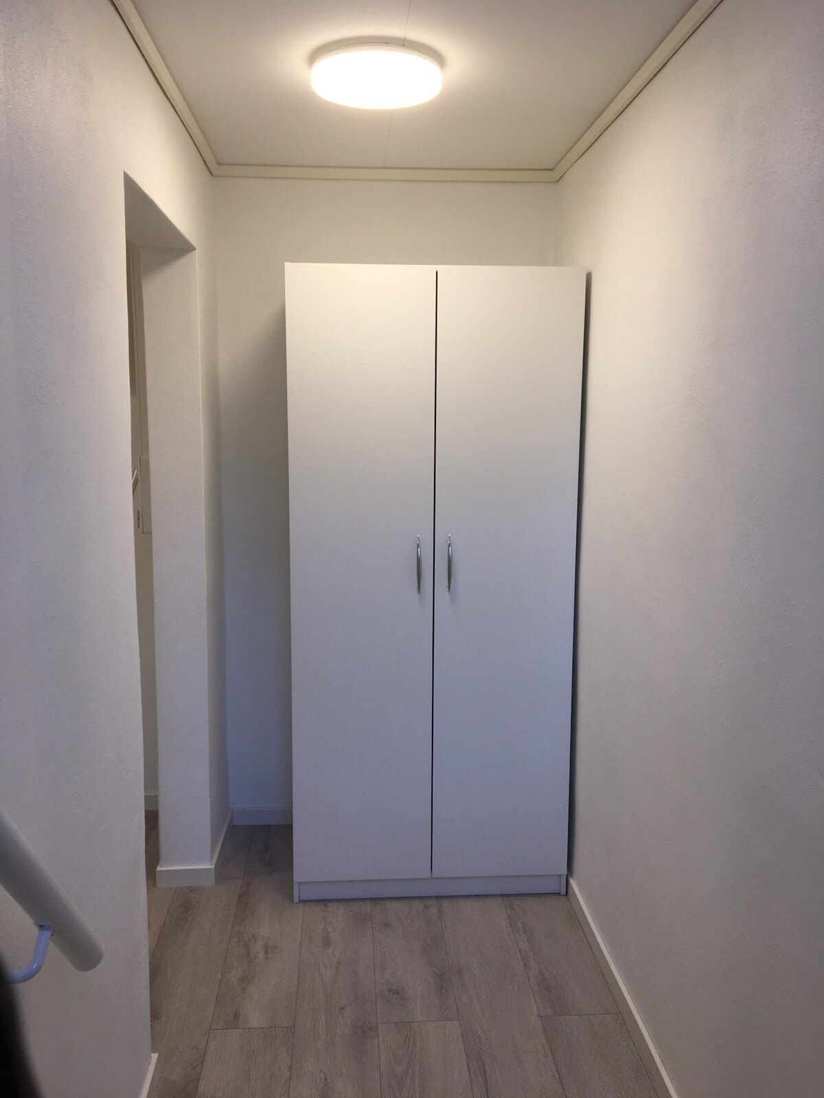 Skap i gangen Galleribilde