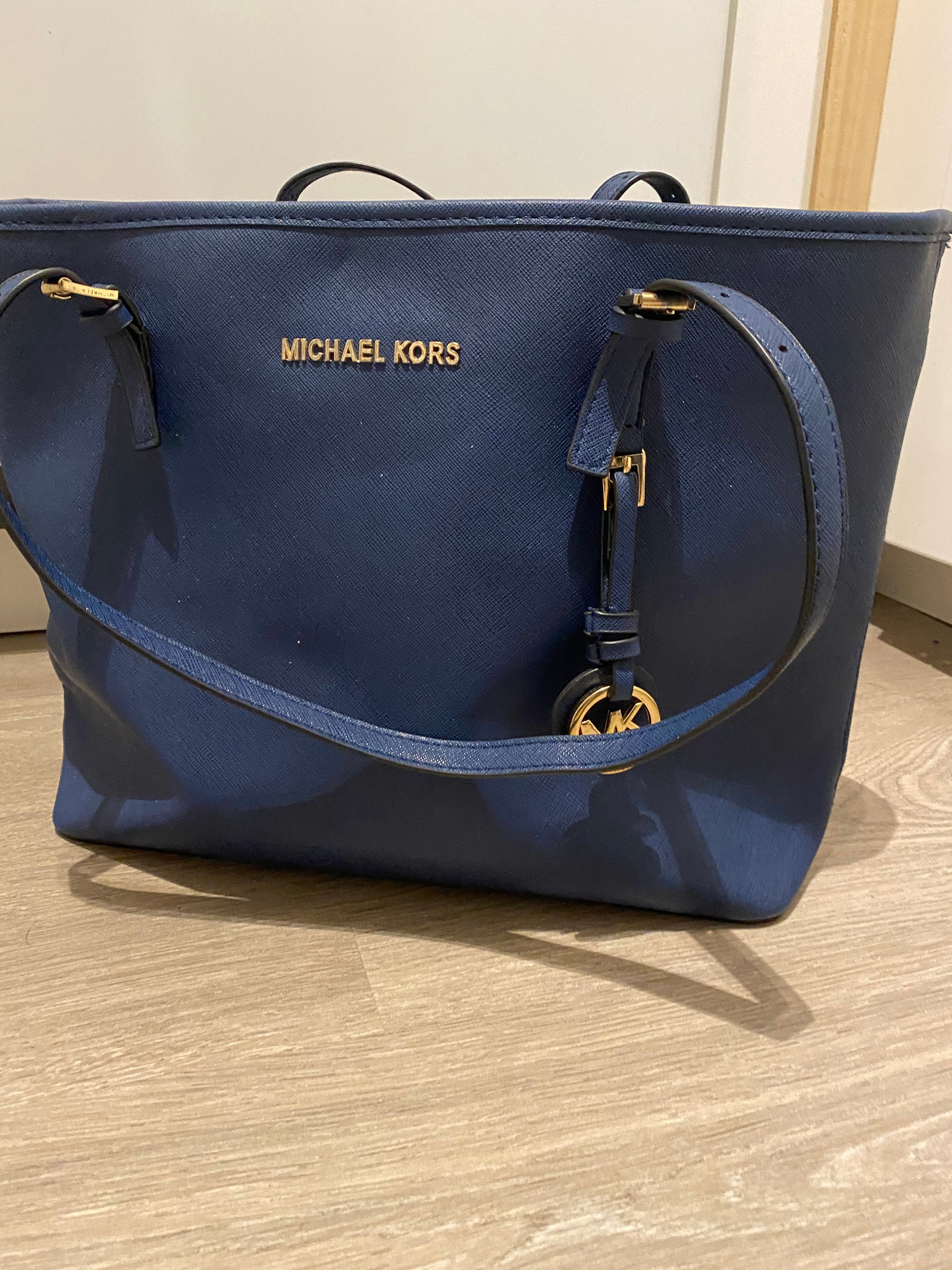 Michael kors veske | FINN.no Michael Kors veske nydelig i blått skinn | FINN.no