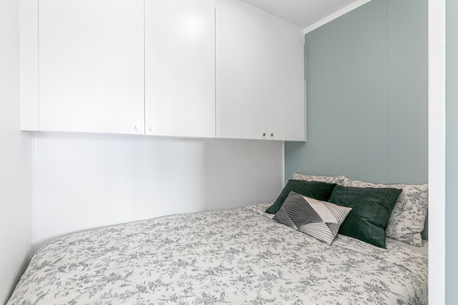 Skap i sovealkove Galleribilde