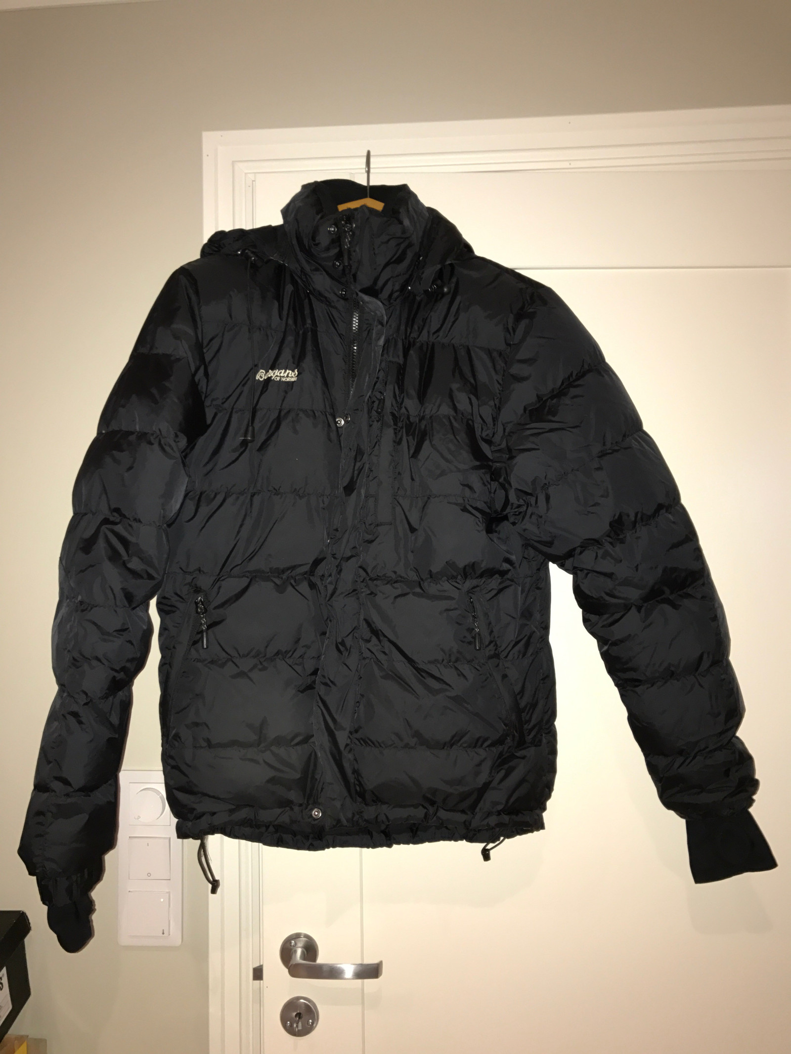 Bergans Dunjakke , str S | FINN.no BERGANS Dunparka til herre nesten ubrukt | FINN.no