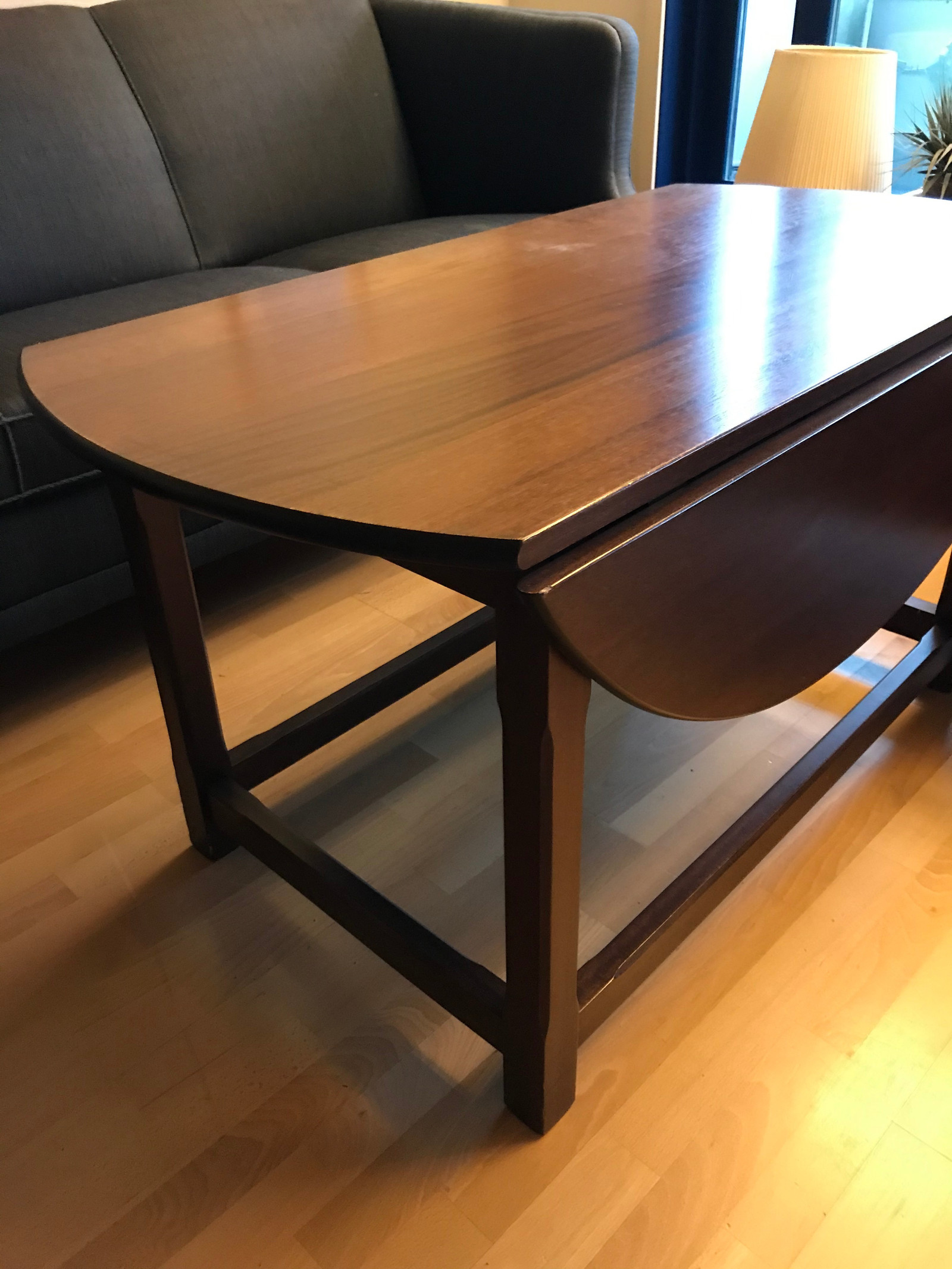 Dansk Salong bord Mahogny klaffer | FINN.no Mahogny salongbord, med klaffer | FINN.no