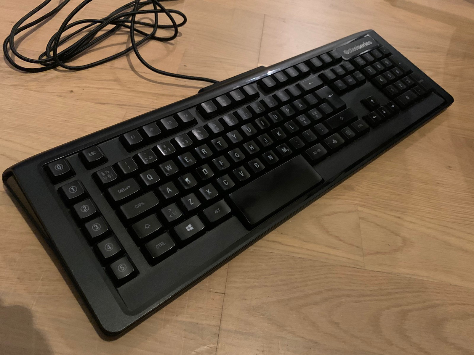 Gaming Tastatur Steelseries Apex M800 | FINN.no Steelseries Apex m800 tastatur | FINN.no