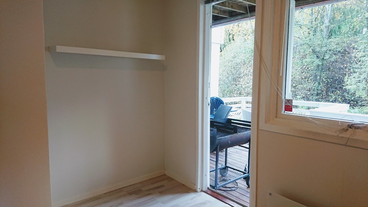 egen utgang til felles veranda/hage. Galleribilde