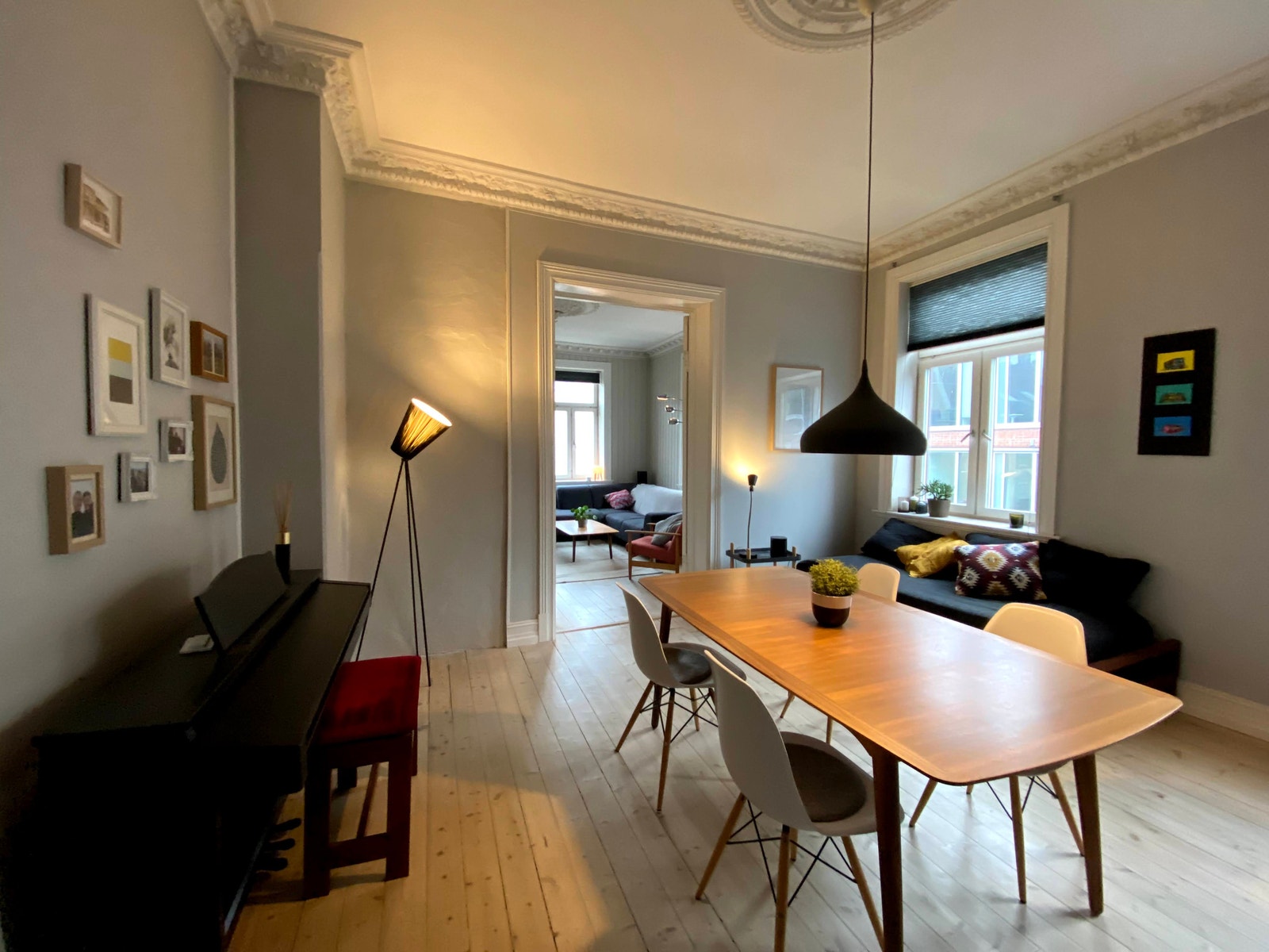 Stue nummer 2 benyttes i dag som spisestue Galleribilde