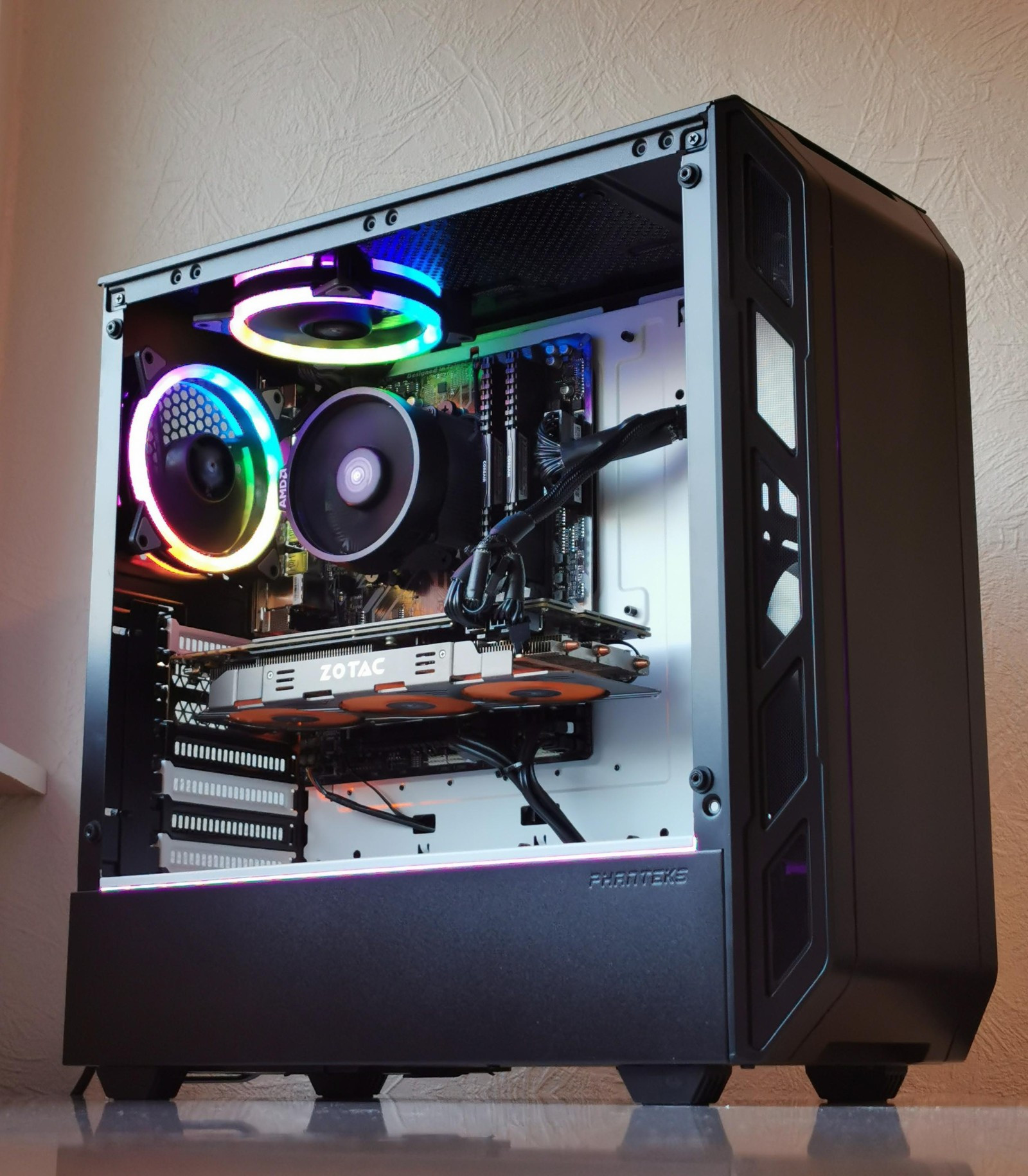 FANTASTISK Gaming PC med 144Hz skjerm, mus og tastatur Gaming PC skjerm + tastatur | FINN.no