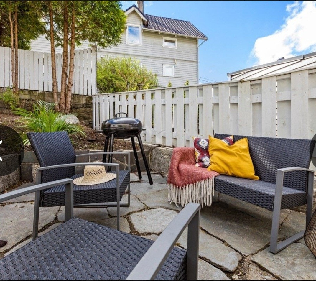 Utgang til hage direkte fra kjøkken (proff. Bilde) Galleribilde