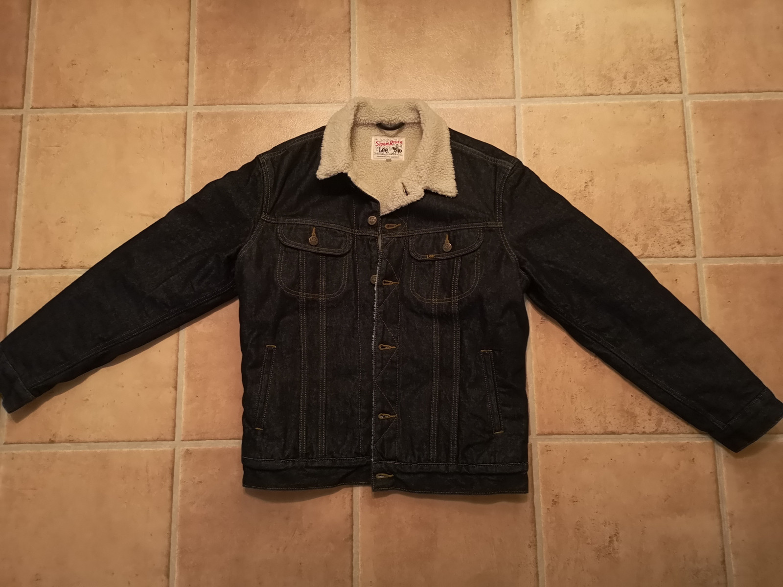 Lee Storm Rider Sherpa jakke i denim | FINN.no Vintage Chevignon jakke • Tise