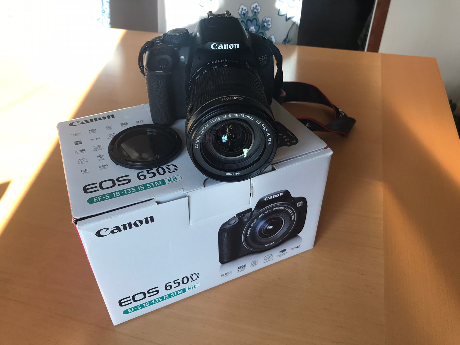 Canon EOS 650D m18 135mm IS STM | FINN.no Canon EOS 650D m18 135mm IS STM objektiv Systemkamera