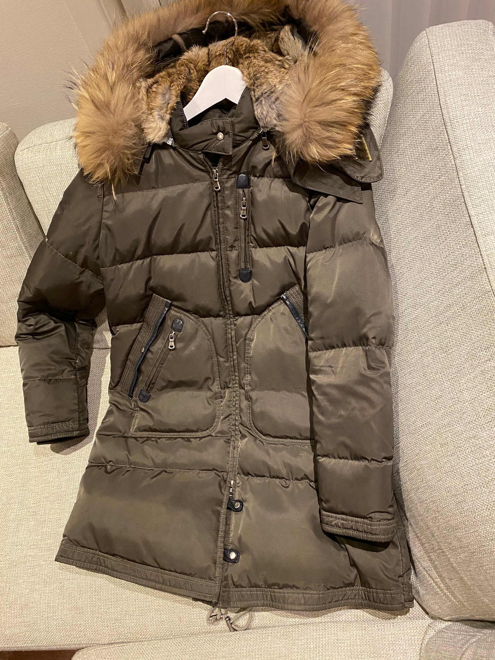 Cedricojakke | FINN.no Helt ny Pajar Panther faux fur jakke | FINN.no