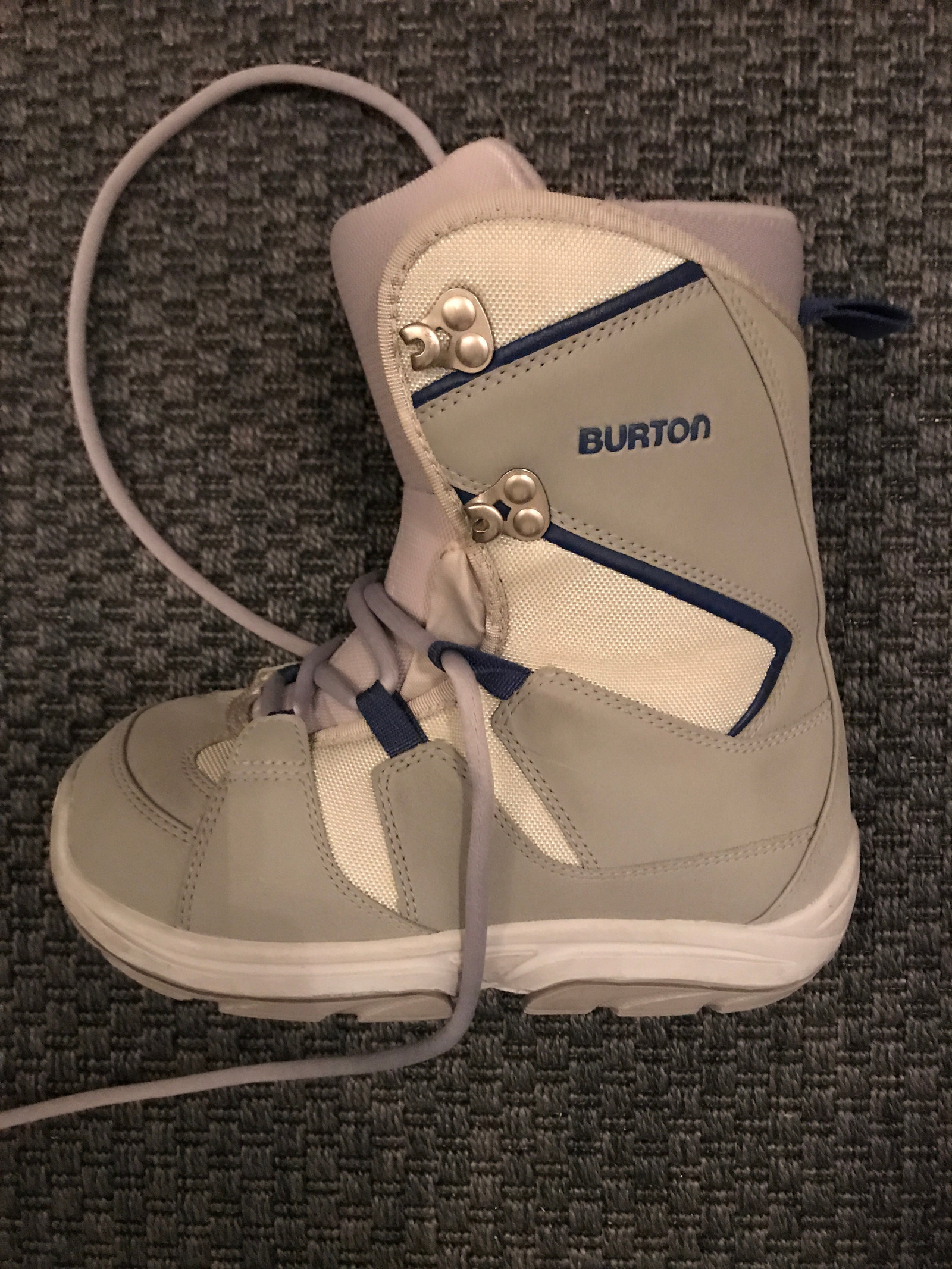 Burton Snowboard støvler | FINN.no Burton Snowboard + sko i str. 40,5 | FINN.no