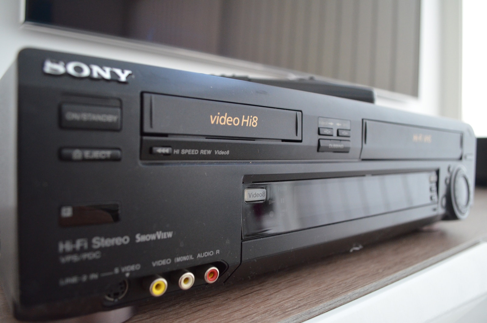 VHS og Hi8/Video8 spiller med overføring funksjonalitet. Topp modell