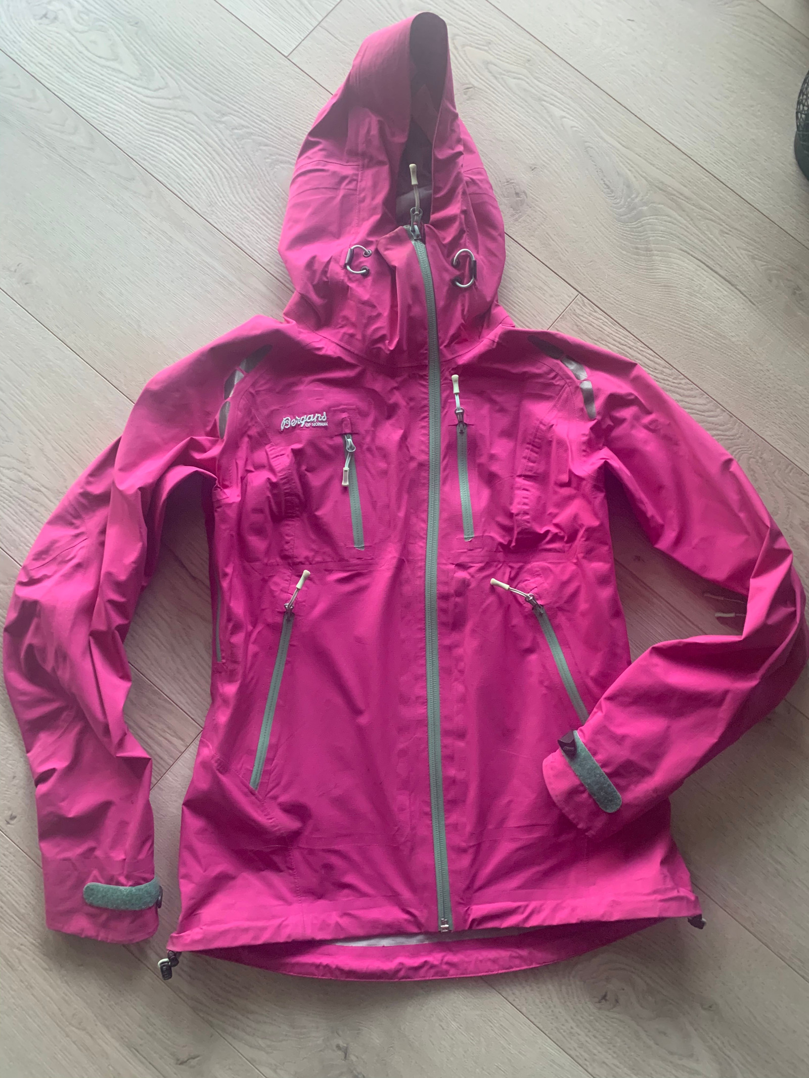Bergans Skalljakke | FINN.no Kilmanock Technical Jacket (Size 42) | FINN.no