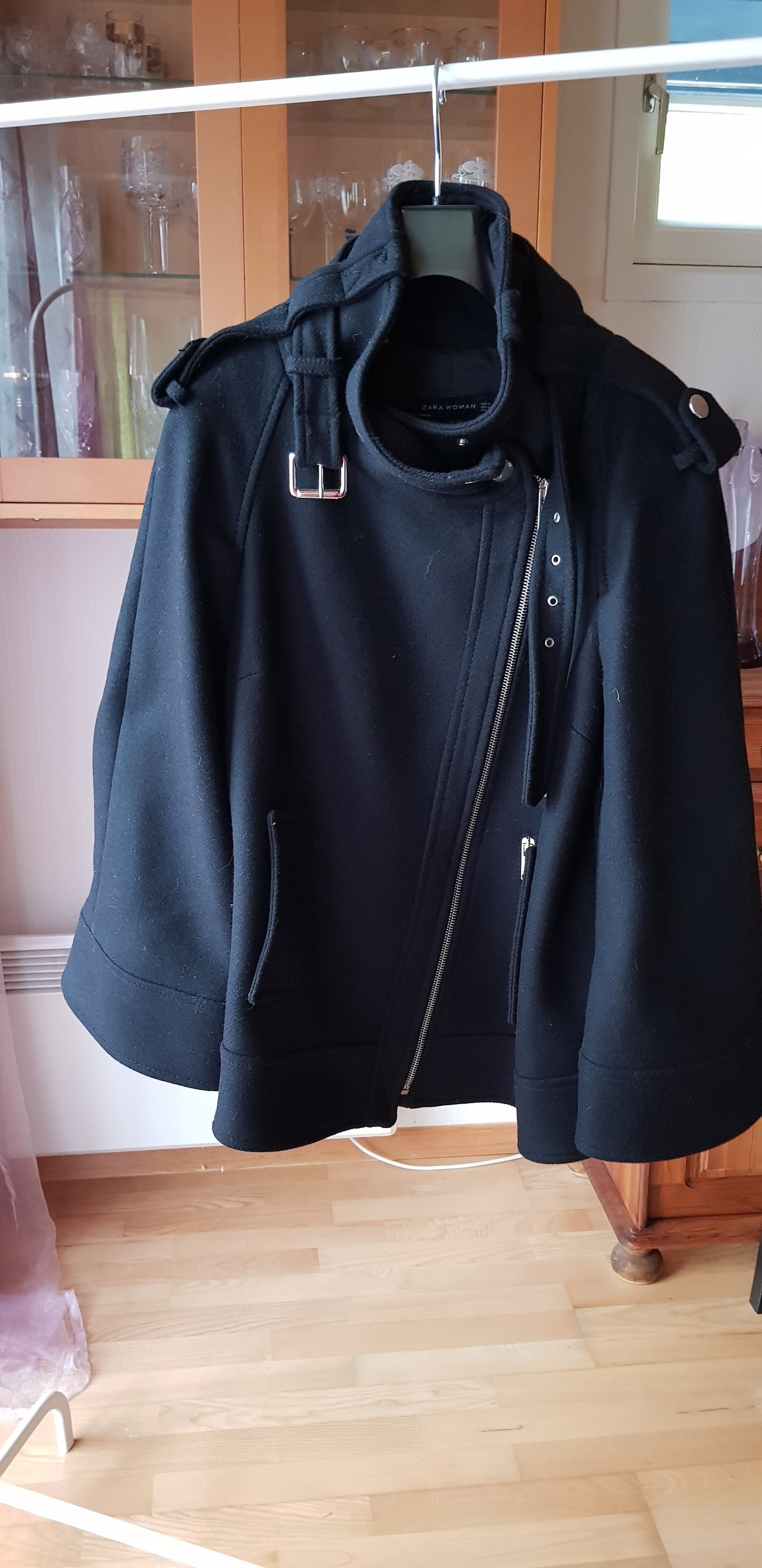 jakke Zara Woman str M | FINN.no Zara woman jakke | FINN.no