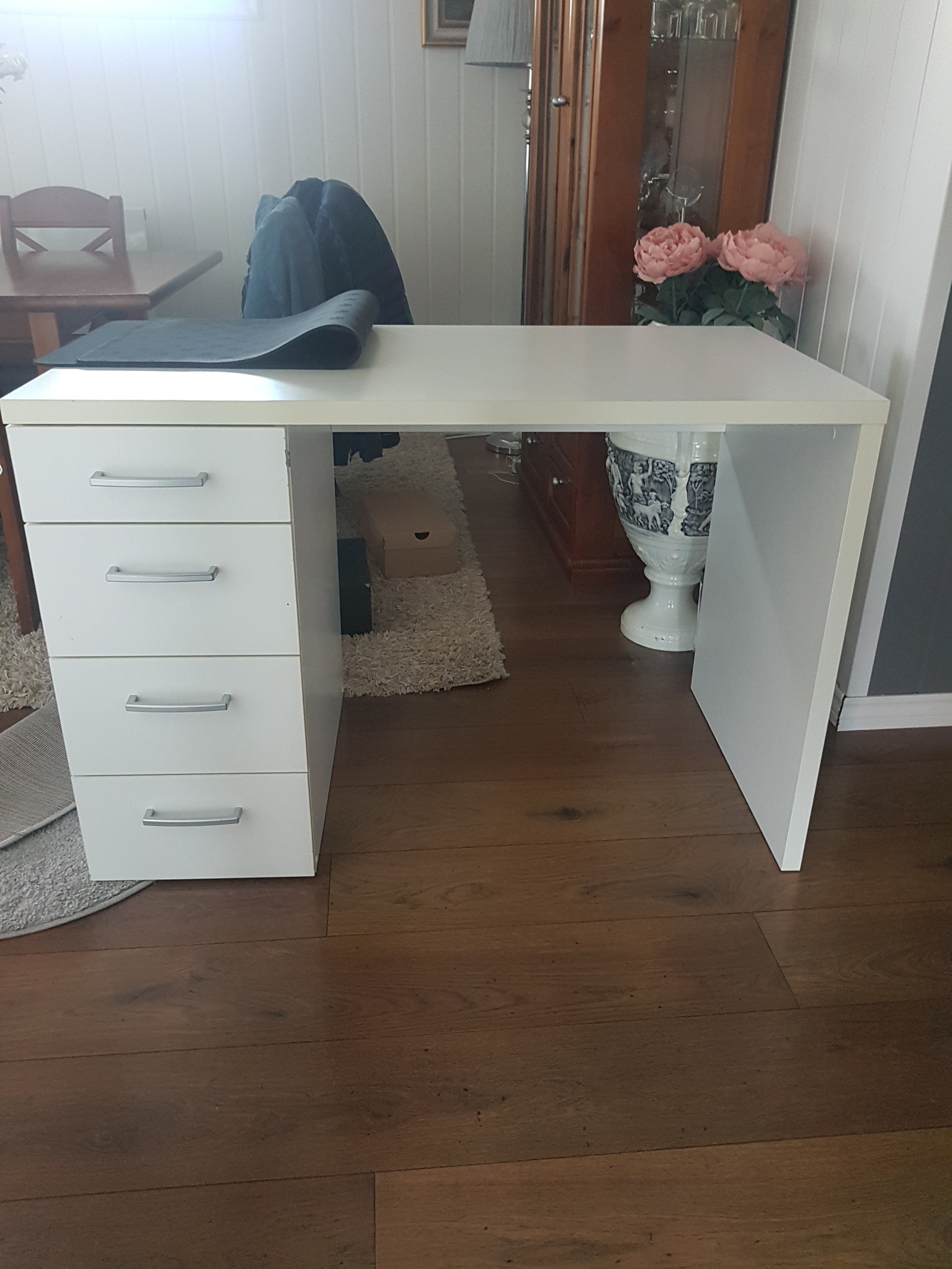 Skriverbord marslev Jysk | FINN.no Skrivebord Marslev med skuffer | FINN.no