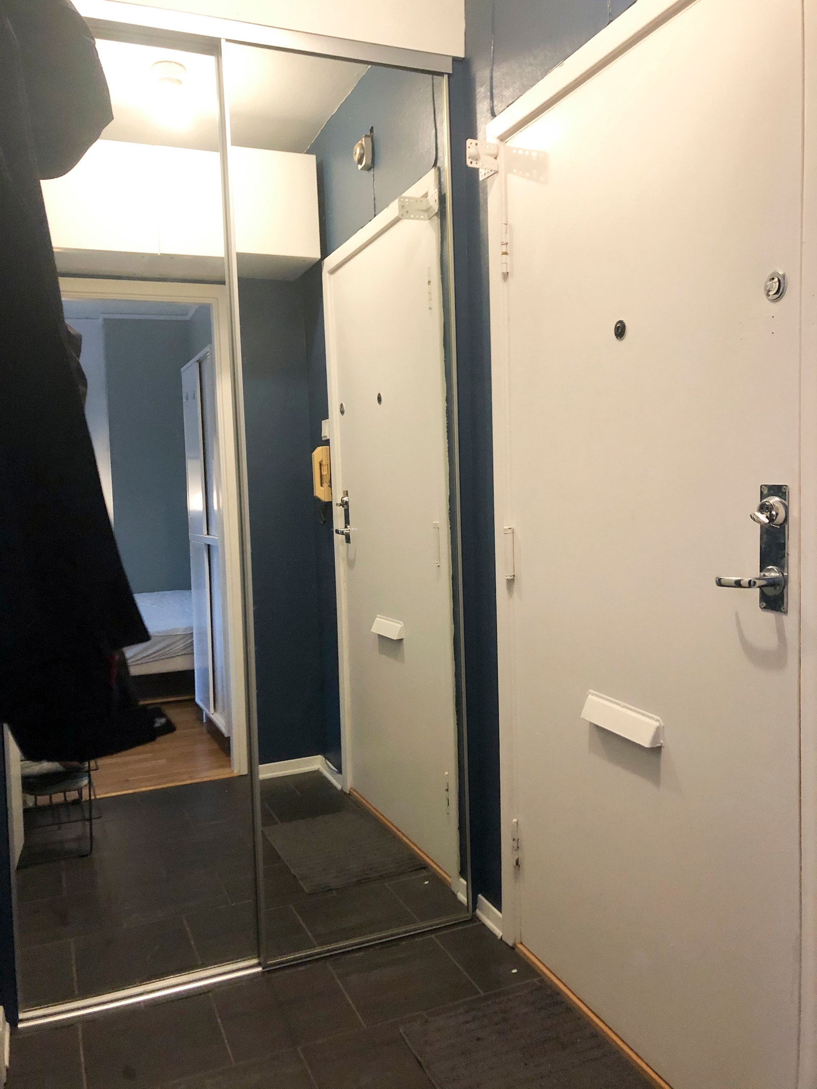 Gang med god skapplass Galleribilde