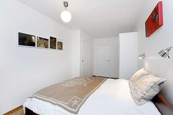 Soverom med walk-in closet Galleribilde