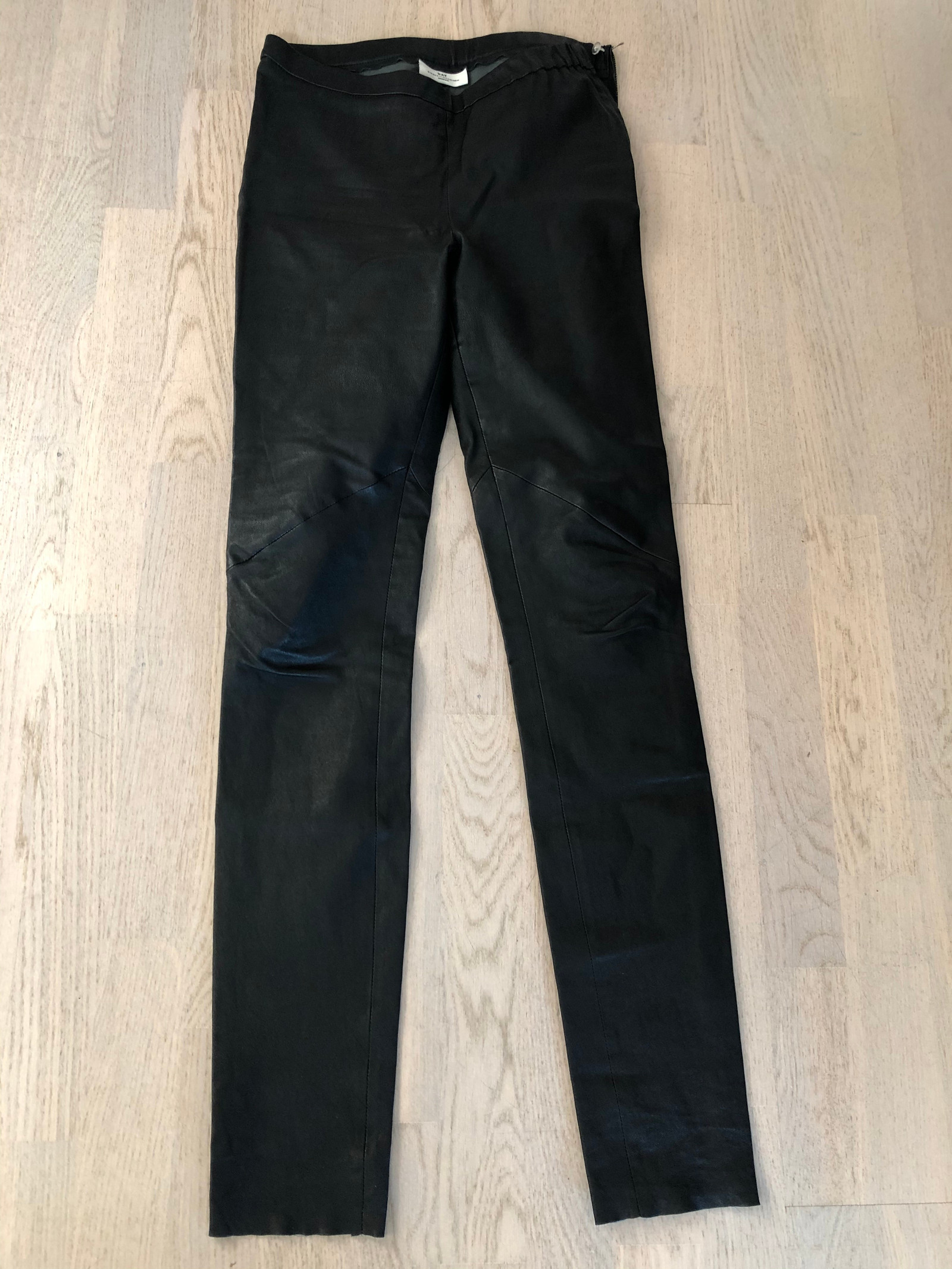 Skinnbukse Day Birger et Mikkelsen str. 36, sort | FINN.no Skinnbukse fra Day Birger et Mikkelsen. Str 34 | FINN.no