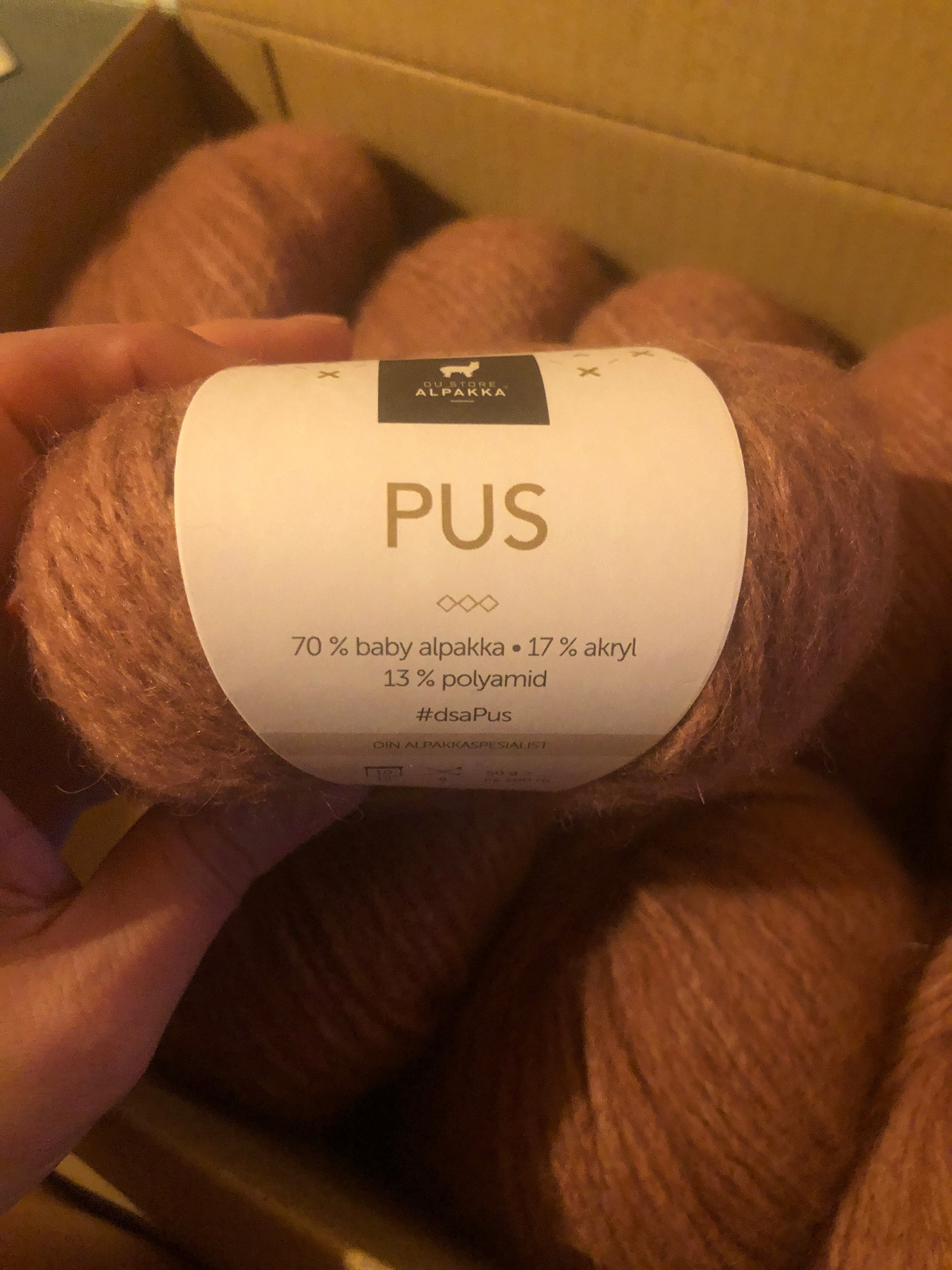 Pus garn og oppskrift på Nettie genser chunky Edition | FINN.no Pus garn og oppskrift på Nettie genser chunky Edition | FINN.no