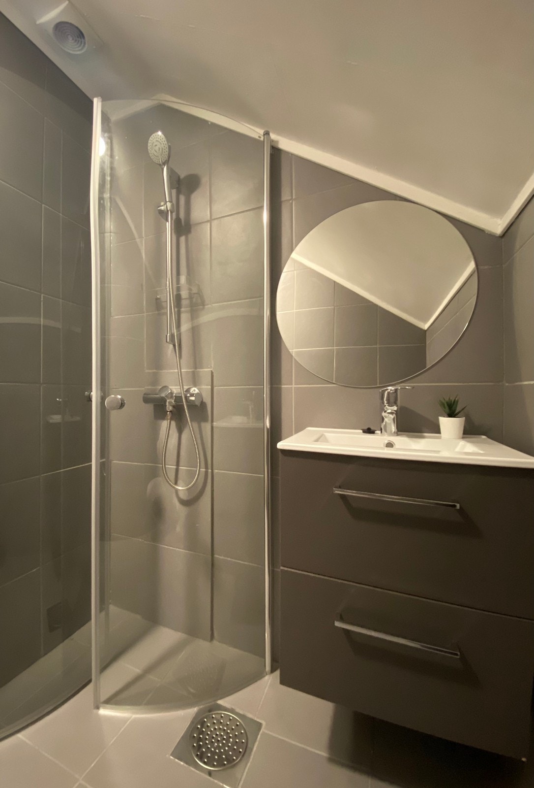 Bad nyoppusset 2020 med varmekabler Galleribilde