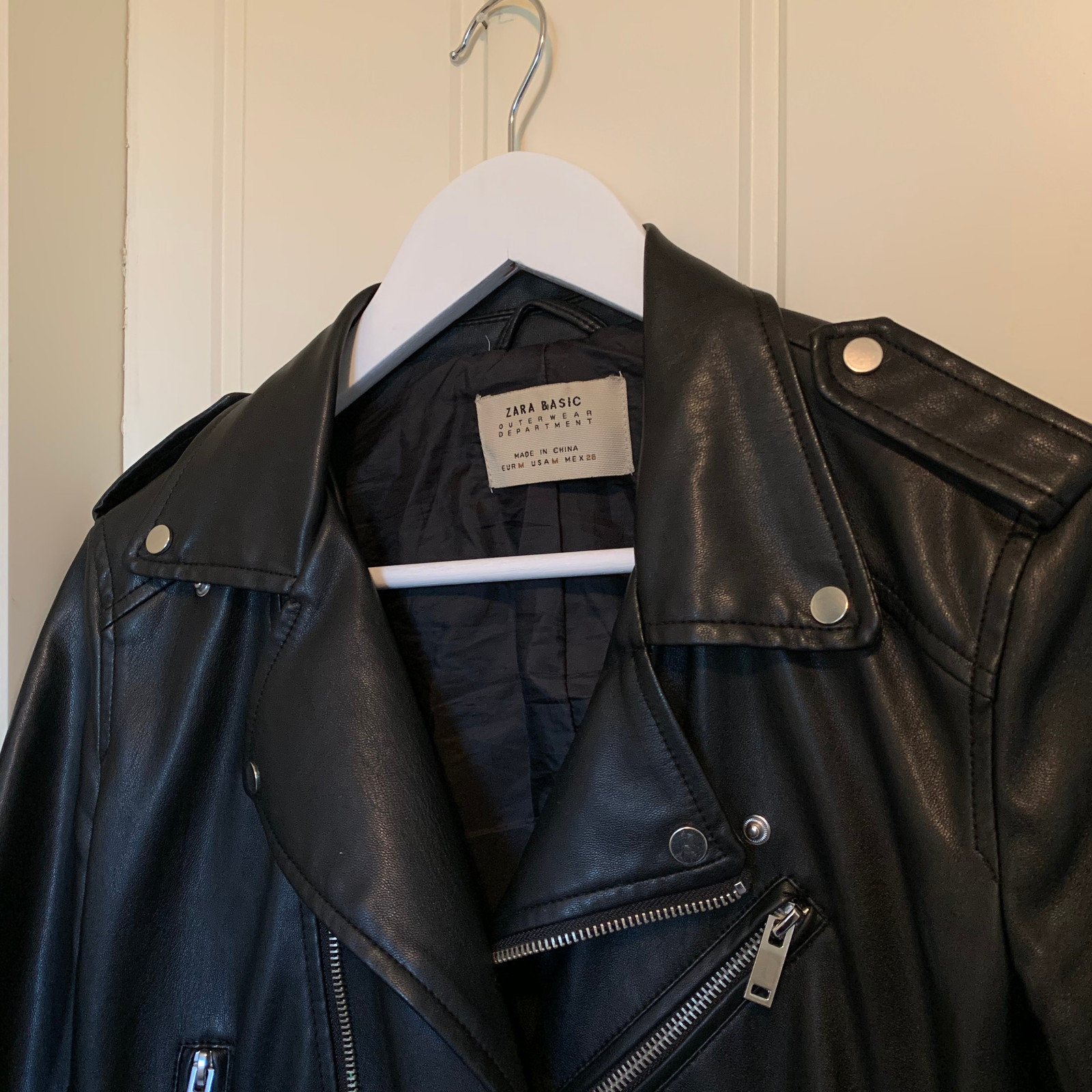Skinnjakke zara | FINN.no Sort skinnjakke fra Zara (L) | FINN.no