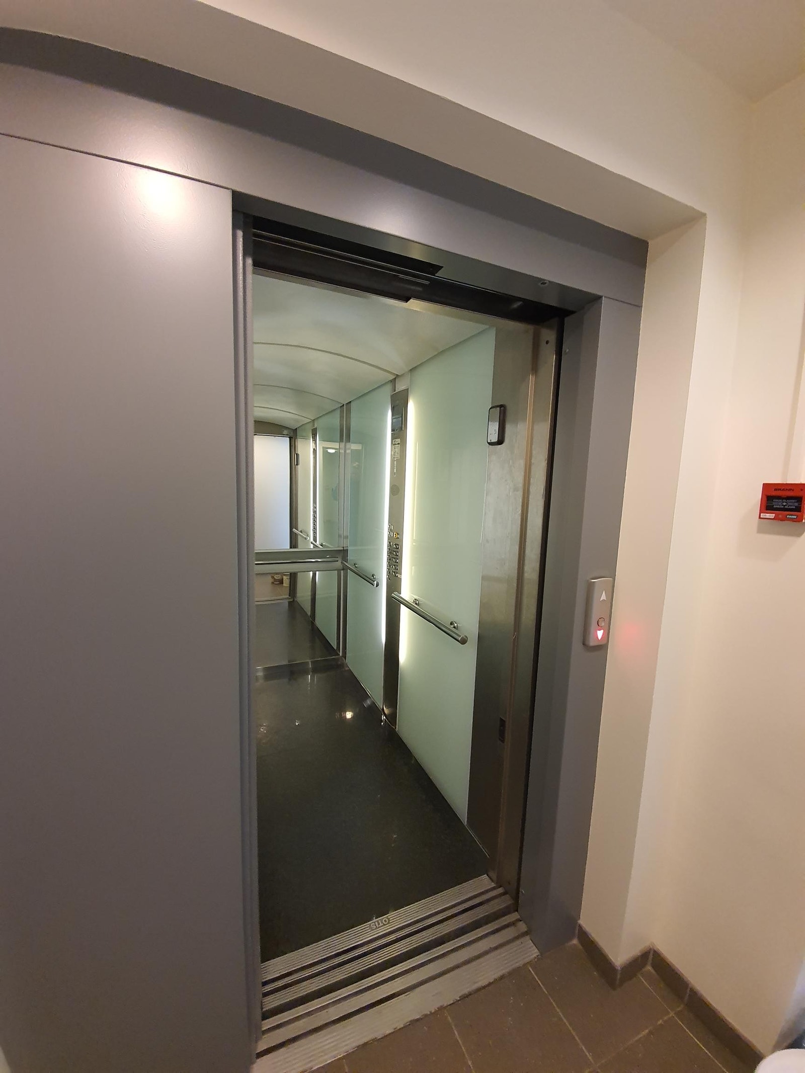 Leiligheten har praktisk heis Galleribilde