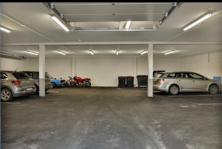 Egen garasjeplass inkludert Galleribilde