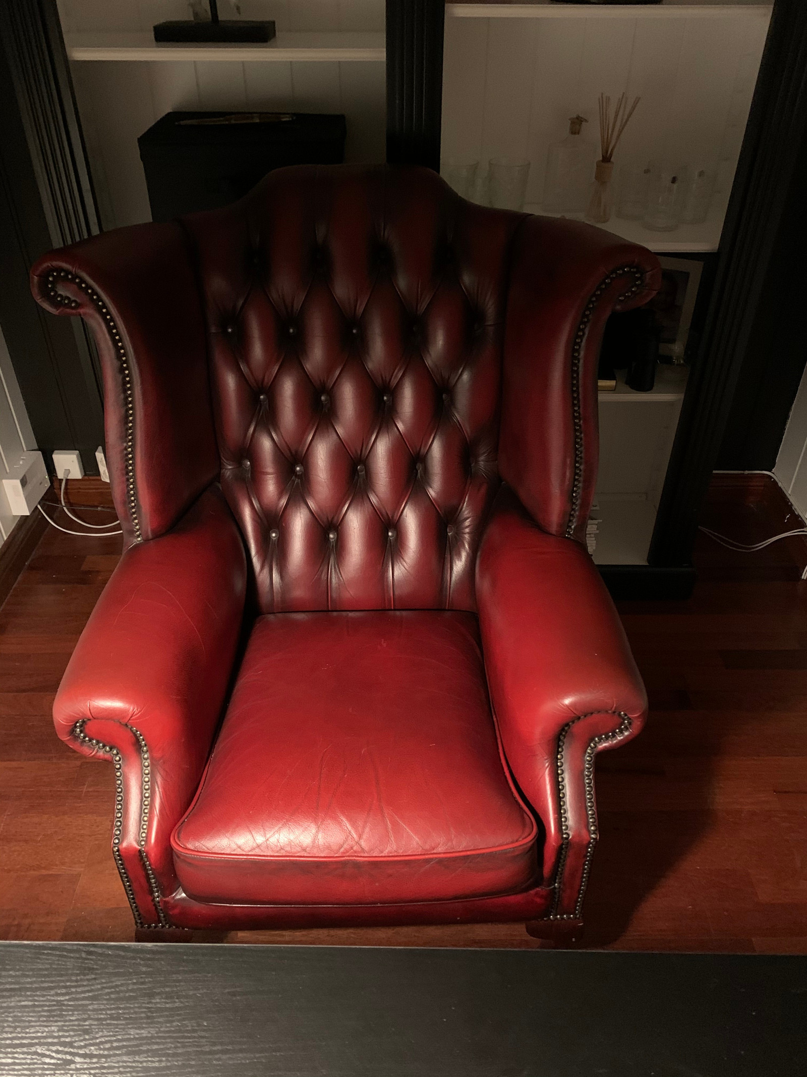 Chesterfield stol høy rygg | FINN.no Ny Conform Flow Hvilestol | FINN.no