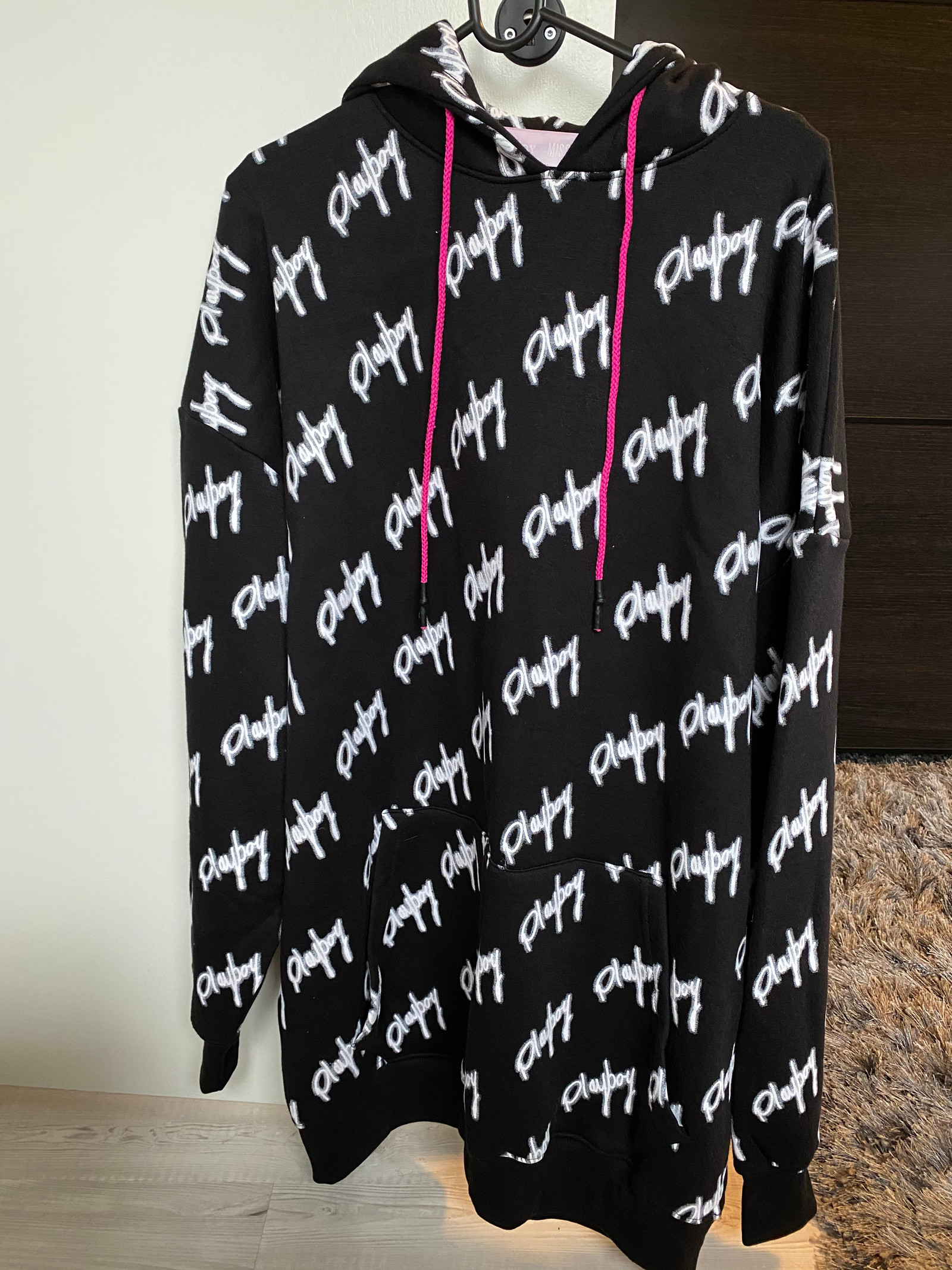 Ubrukt Missguided x Playboy genser | FINN.no Ubrukt Missguided x Playboy genser | FINN.no