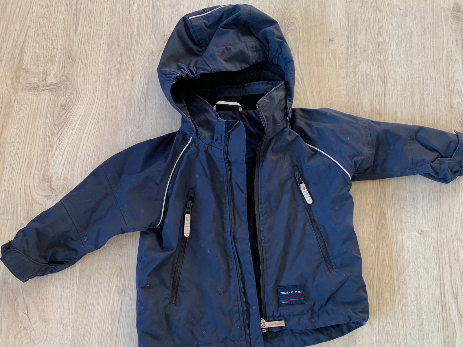Polarn O. Pyret skalljakke str 98 | FINN.no Skall jakke og bukse fra Polarn o Pyret, str 98! | FINN.no