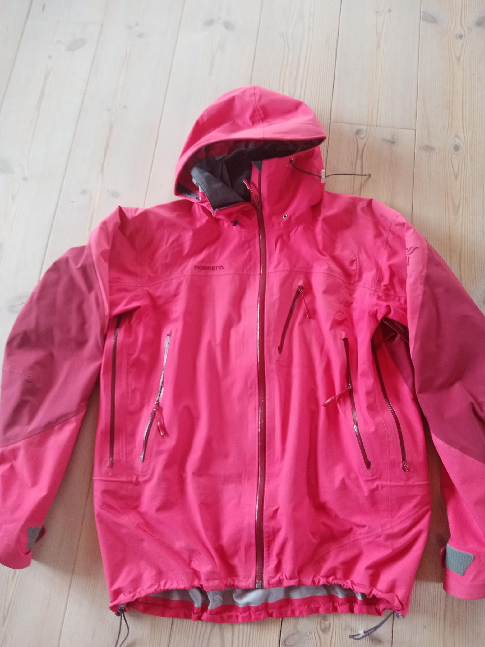 Norrøna Trollveggen dri3 | FINN.no Kilmanock Technical Jacket (Size 42) | FINN.no