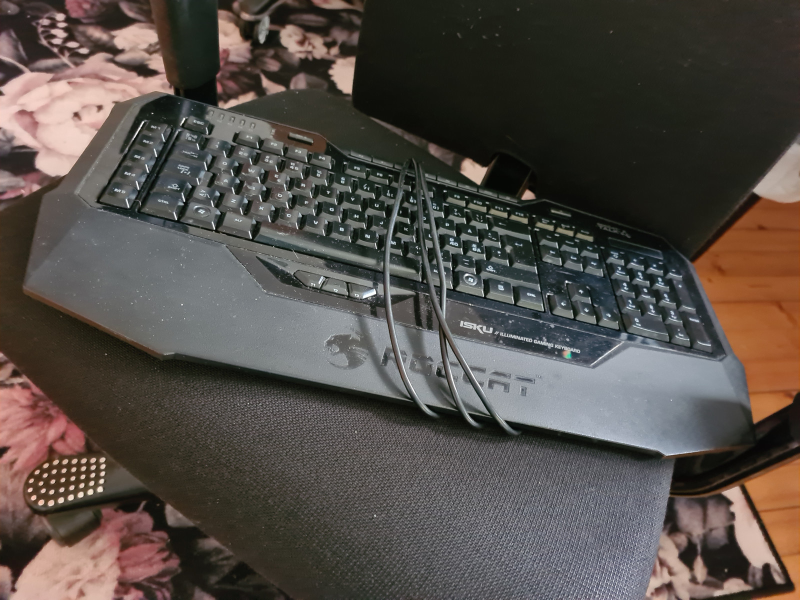 Gaming tastatur og Mus | FINN.no Lenovo tastatur med roller mouse pad | FINN.no