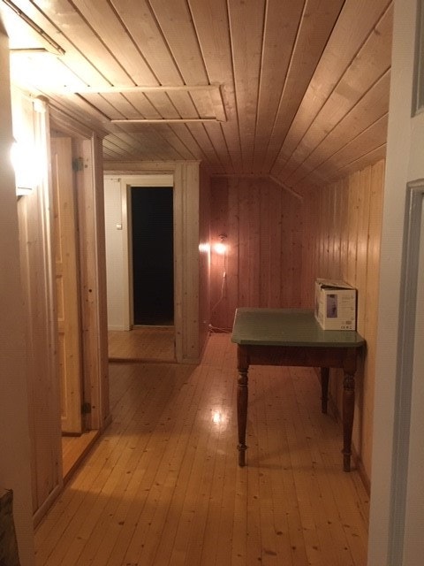 Loft etasje - Sov alkove / Walk in Closet med et lite bad ved siden av hoved soverom Galleribilde