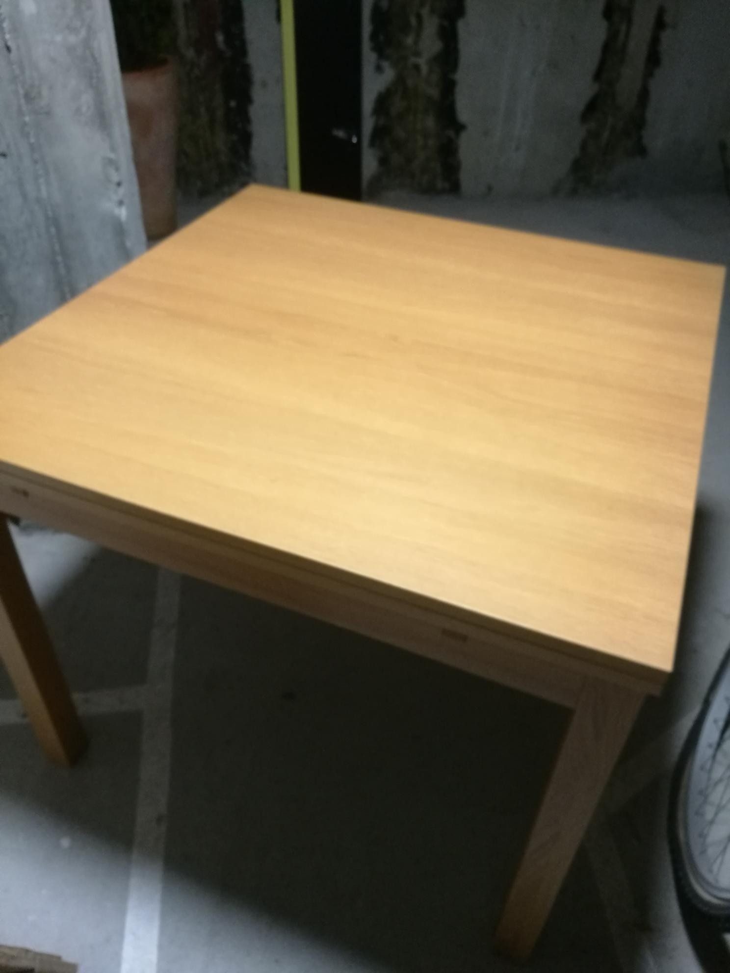 Ikea Bjursta uttrekkbart bord | FINN.no Bjursta uttrekkbart spisebord pent og praktisk! | FINN.no