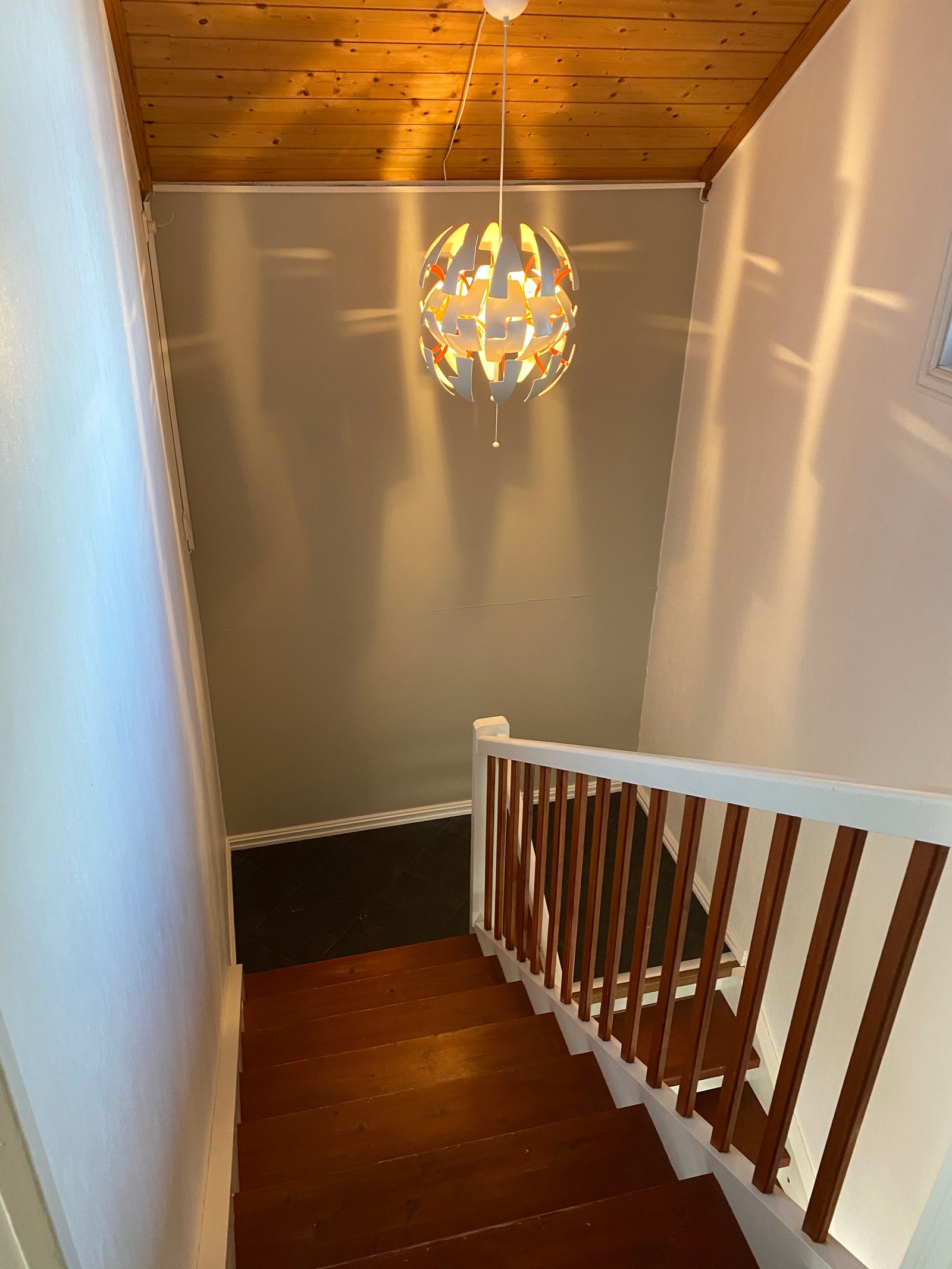 Trapp ned fra 2. etg Galleribilde