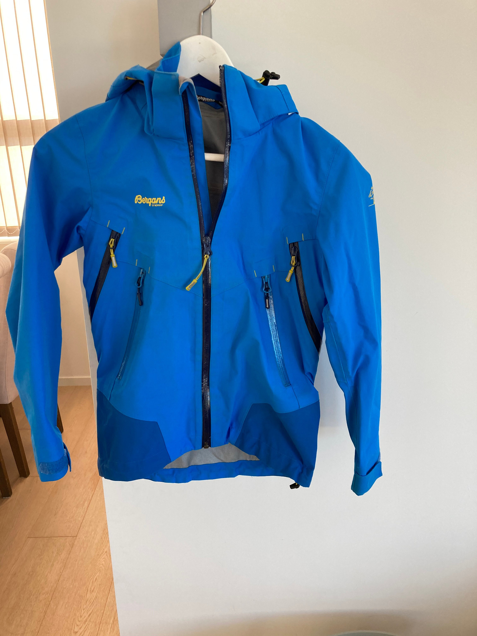 Bergans Ervik jakke (str 140) + Bergans Hovden bukse (str Bergans Ervik jakke (str 140) + Bergans Hovden bukse (str