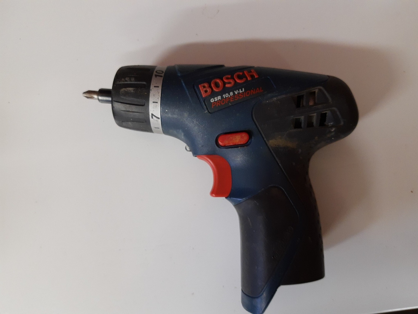 Blå Bosch skrumaskin 10,8 V | FINN.no Blå Bosch GSR 18 V LI professional Drill | FINN.no