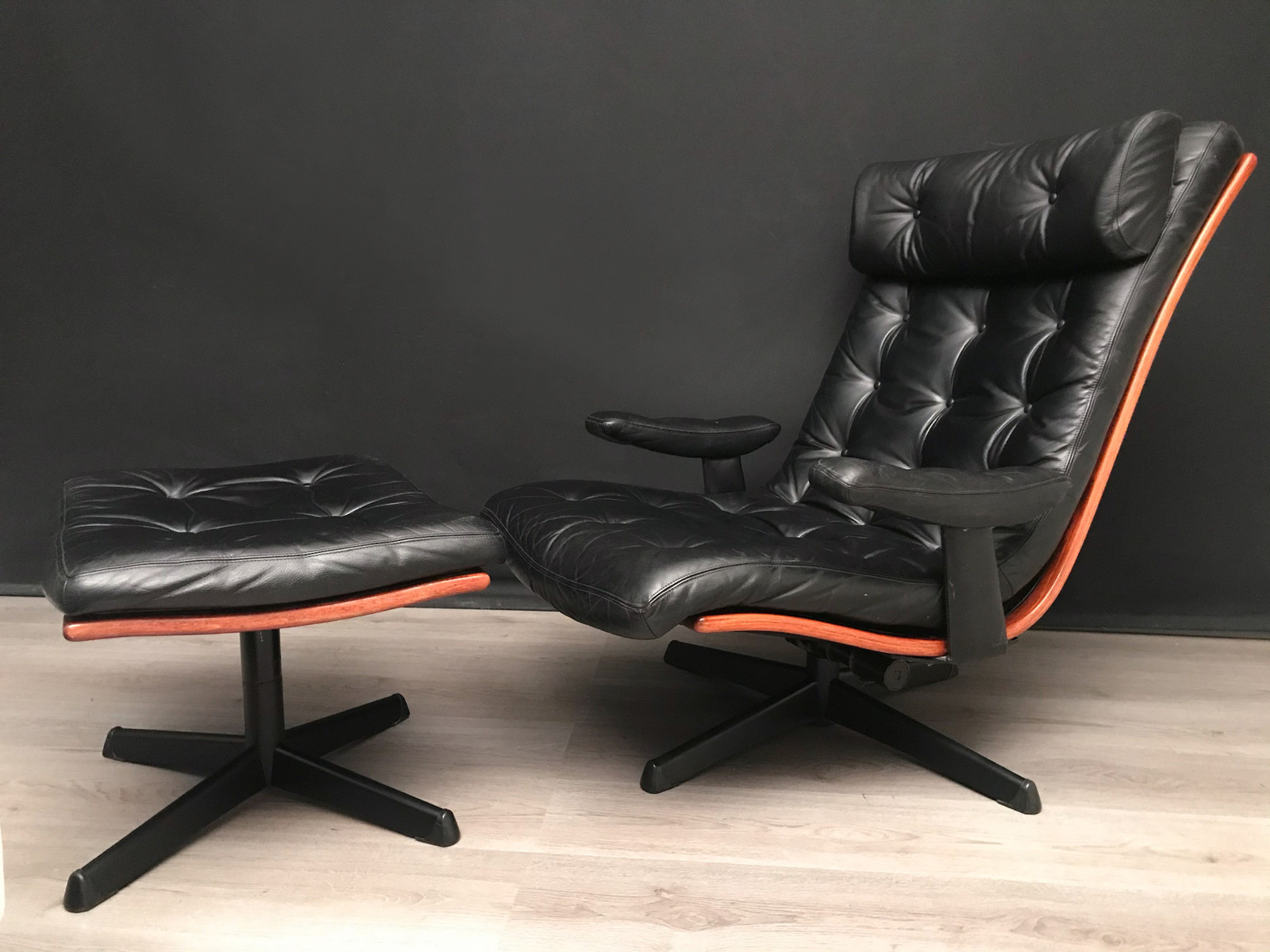 Lenestol i skinn, svensk design Göte Möbler | FINN.no Lenestol i skinn, svensk design Göte Möbler | FINN.no