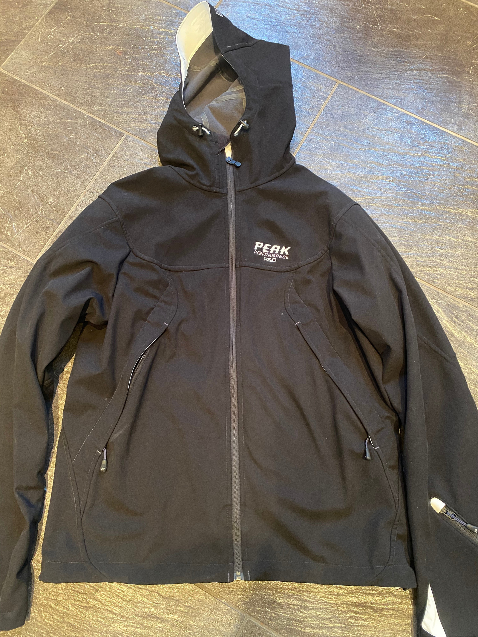 Peak performance softshelljakke | FINN.no Brukt Peak Performance softshell jakke str. XS | FINN.no