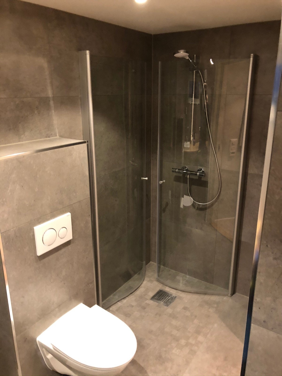 Romslig dusjhjørne 🚿💦 Galleribilde