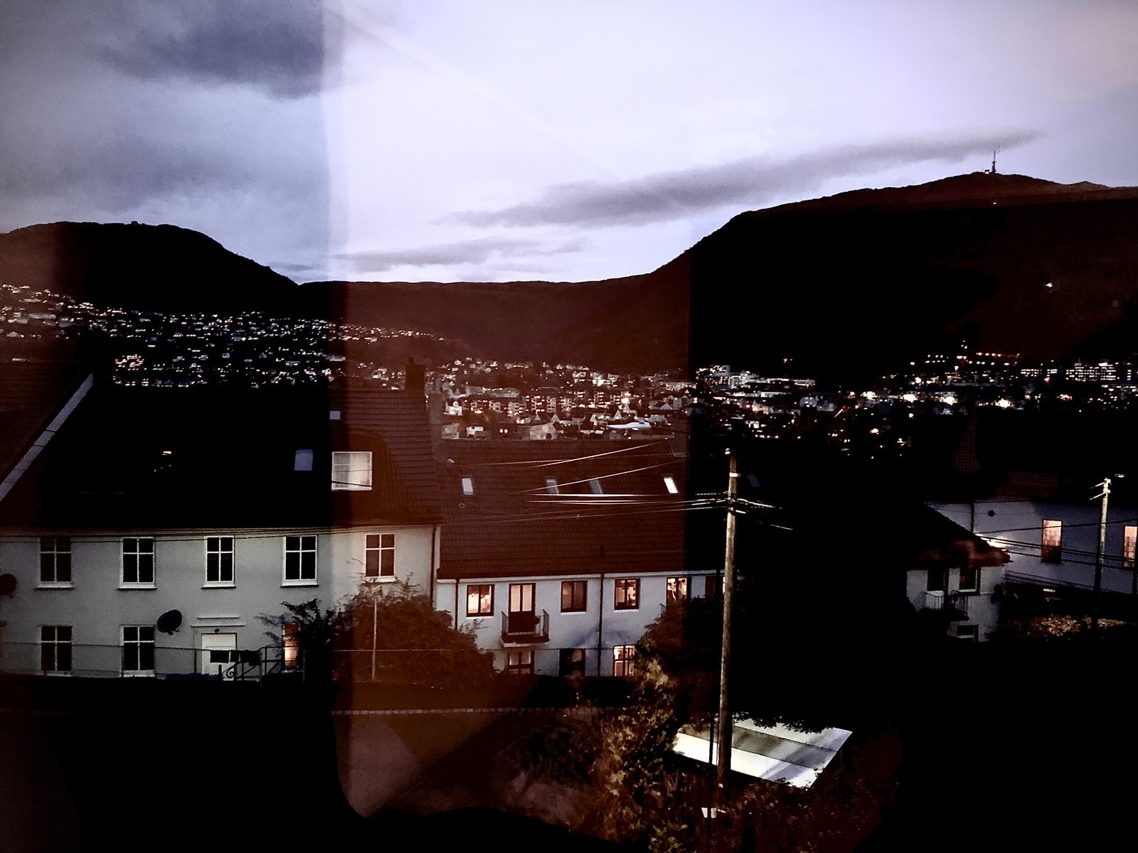 Fjellsiden på kveldstid fra stuen! Galleribilde