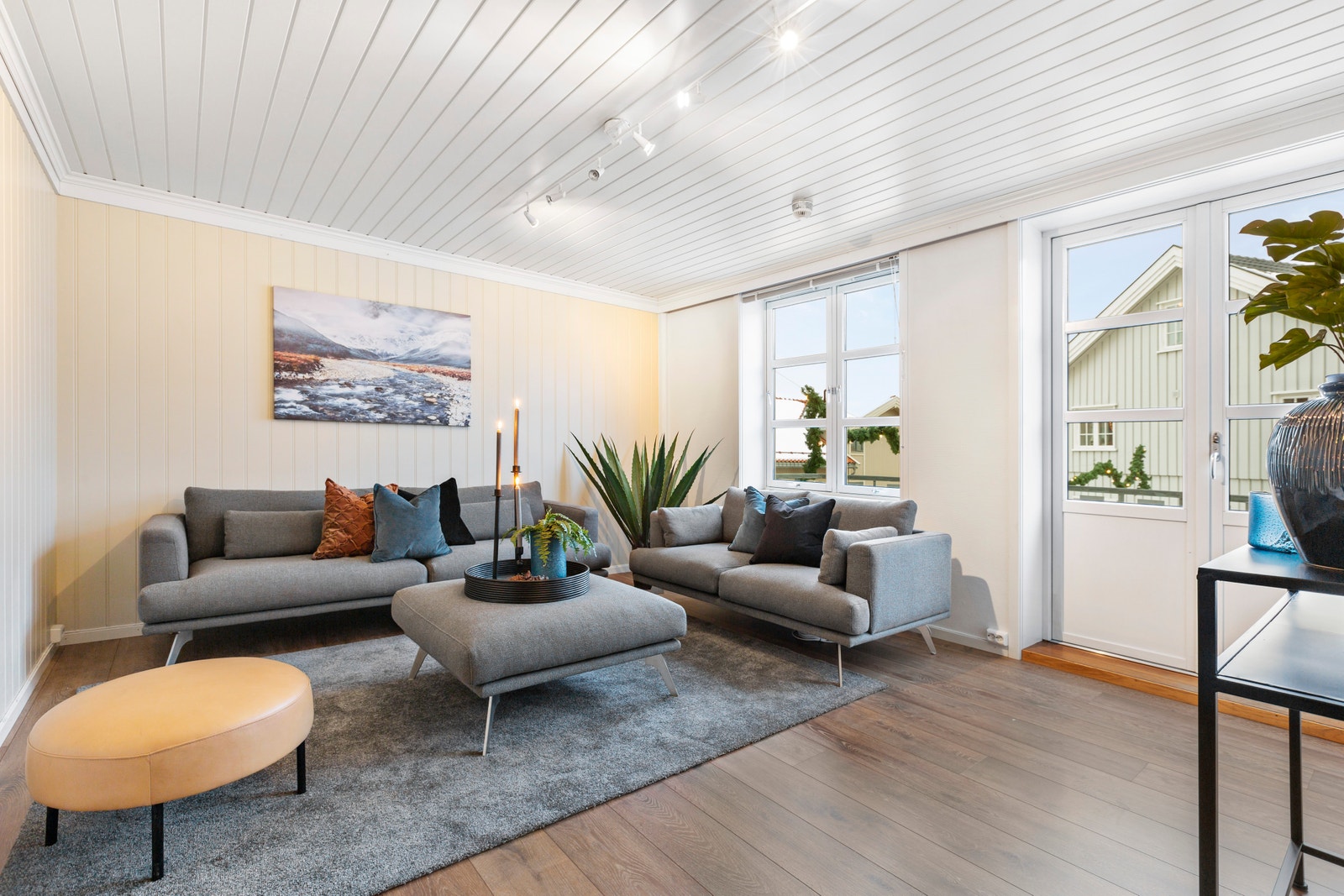 Stue med utgang til balkong Galleribilde