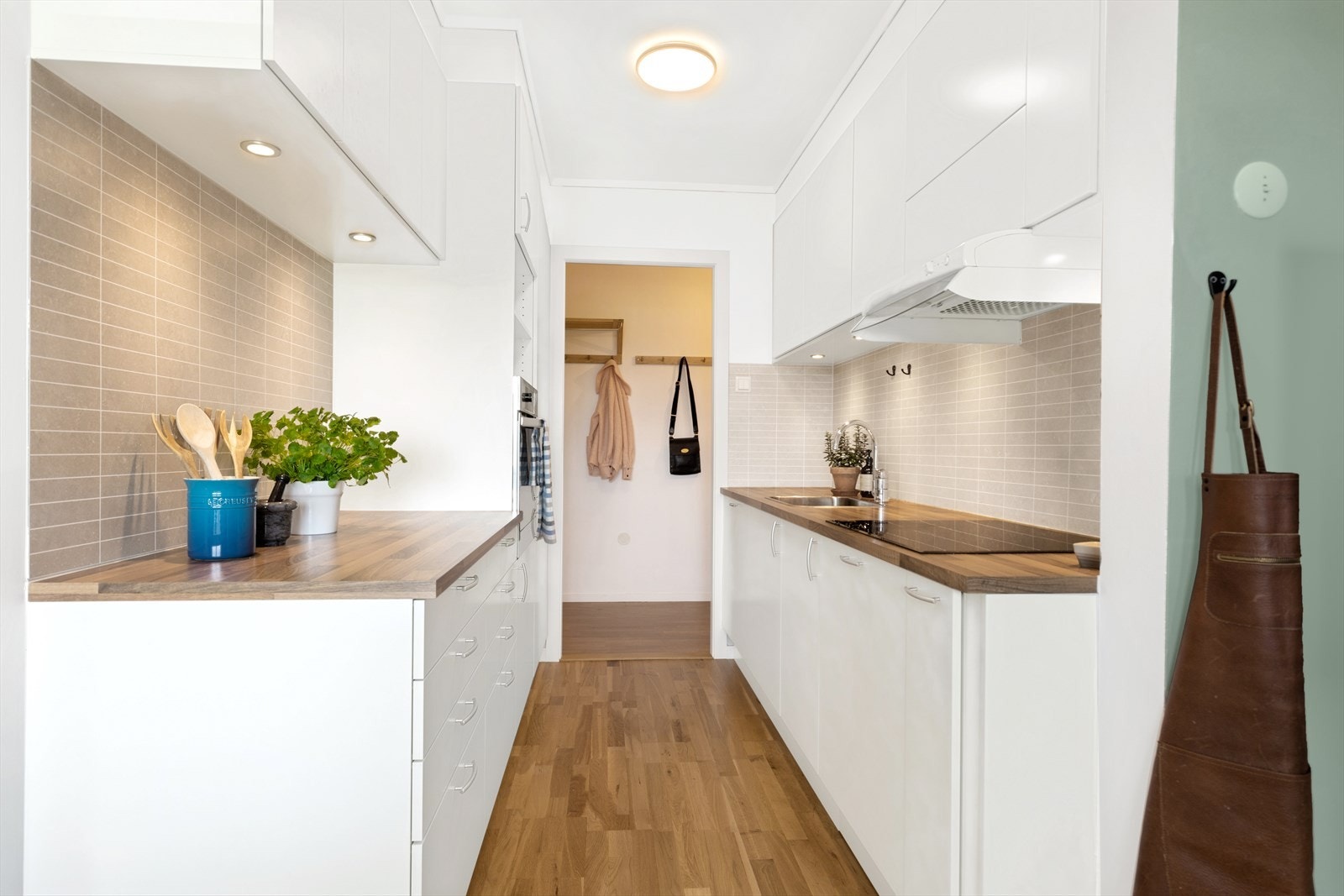 Lekkert kjøkken fra 2014 levert av kvalitetsleverandøren HTH Galleribilde